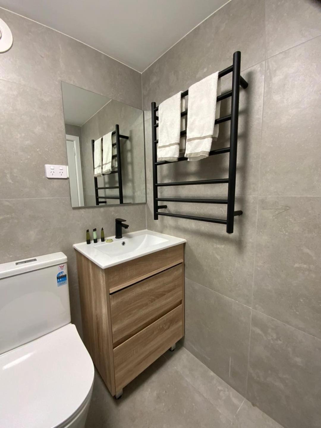 Budget Double Room photo 2