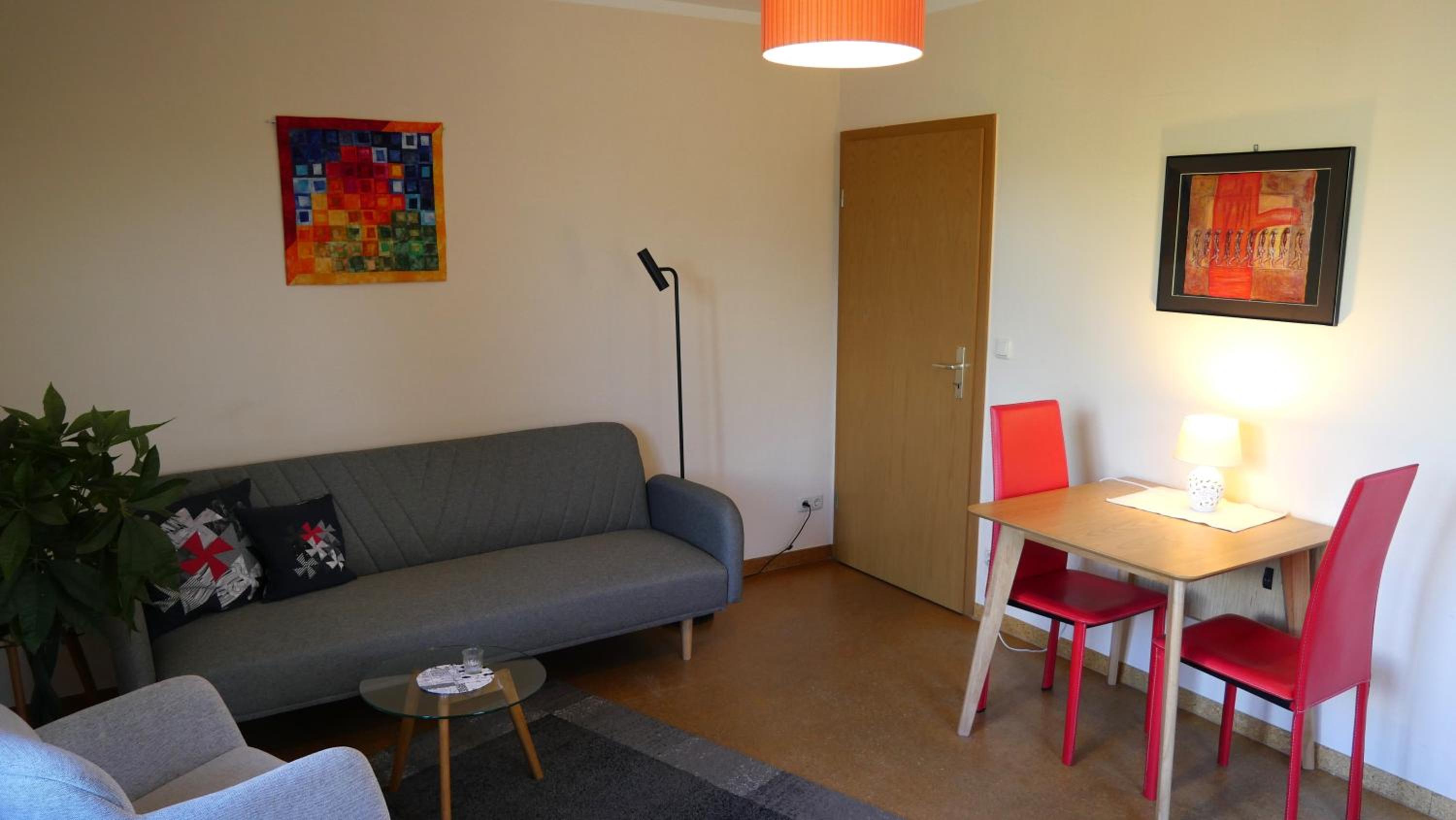 One-Bedroom Apartment photo 1