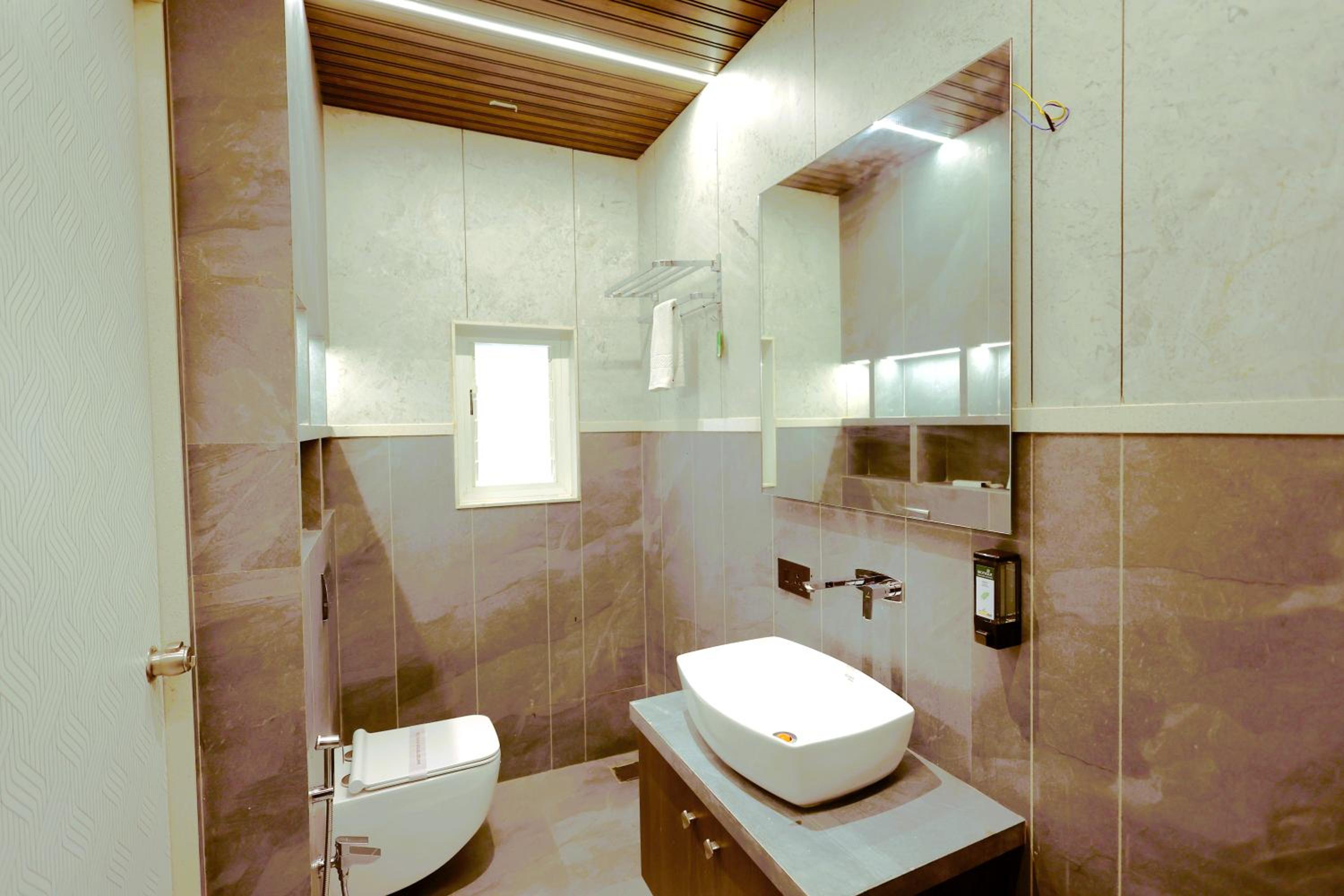 Superior King Room photo 2