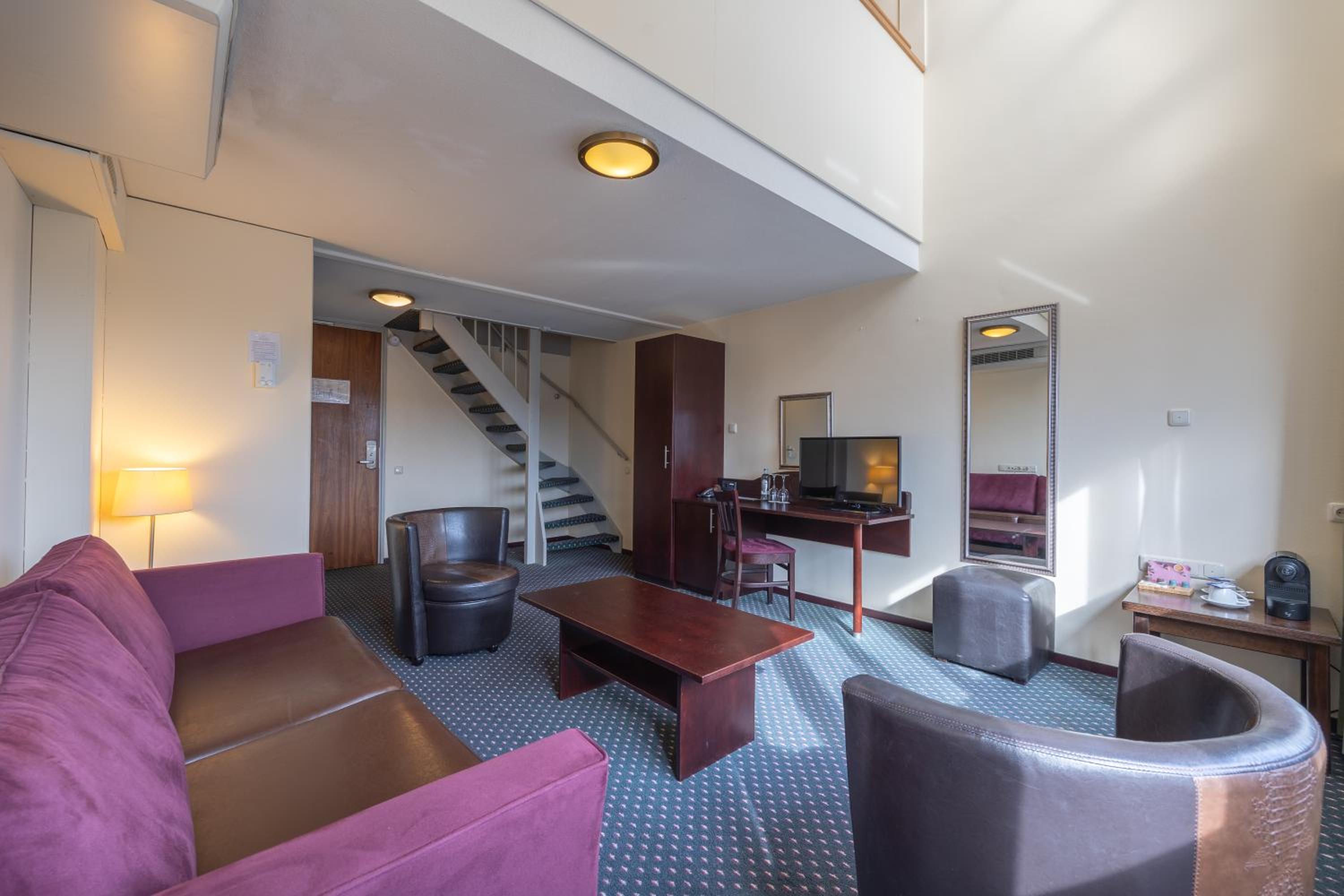 Deluxe Twin Room - Photo 2