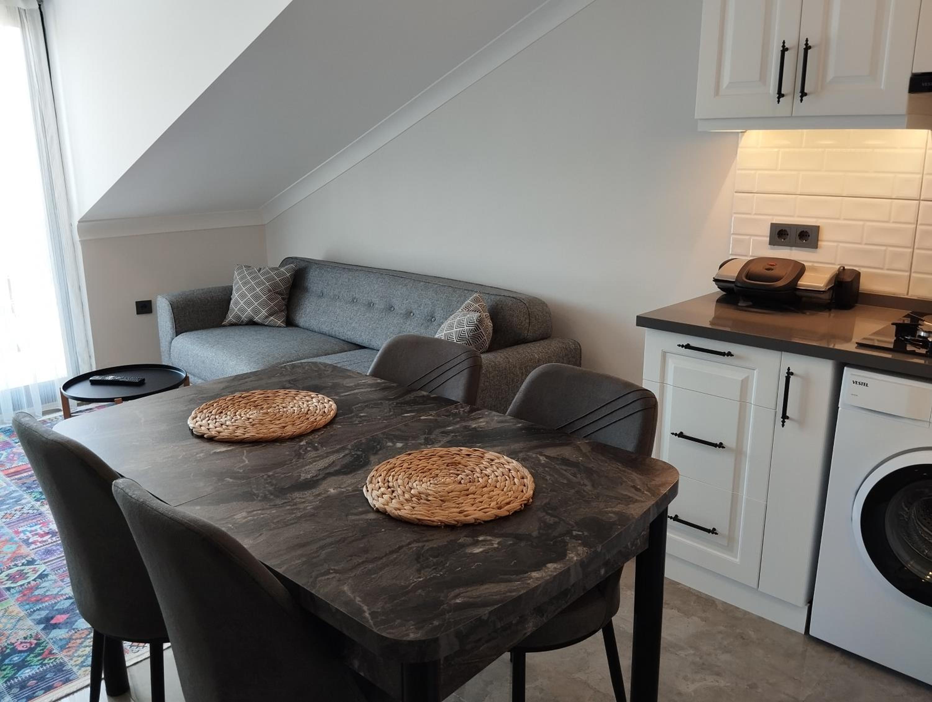 Penthouse Apartment - Photo 8