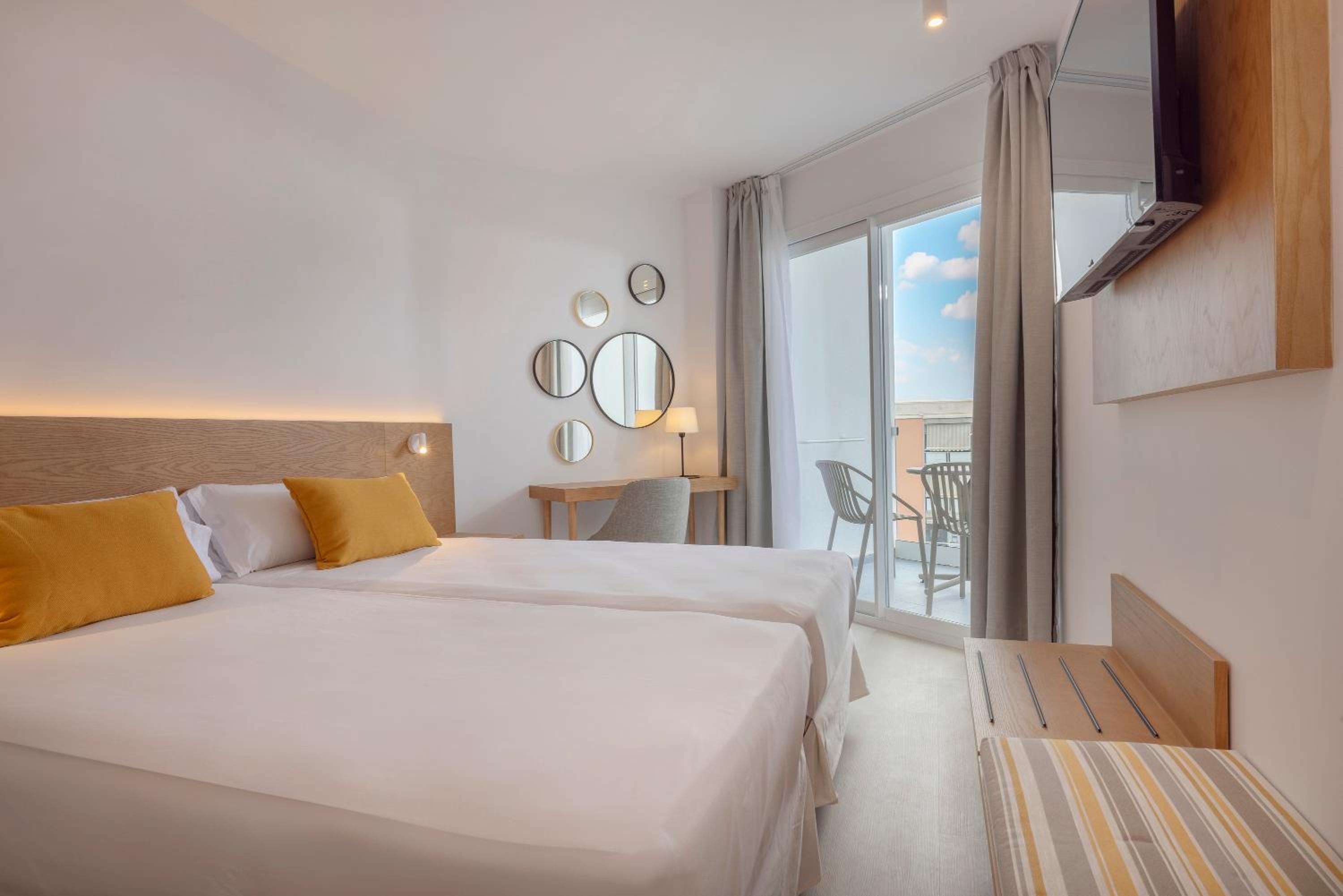 Twin Room with Balcony