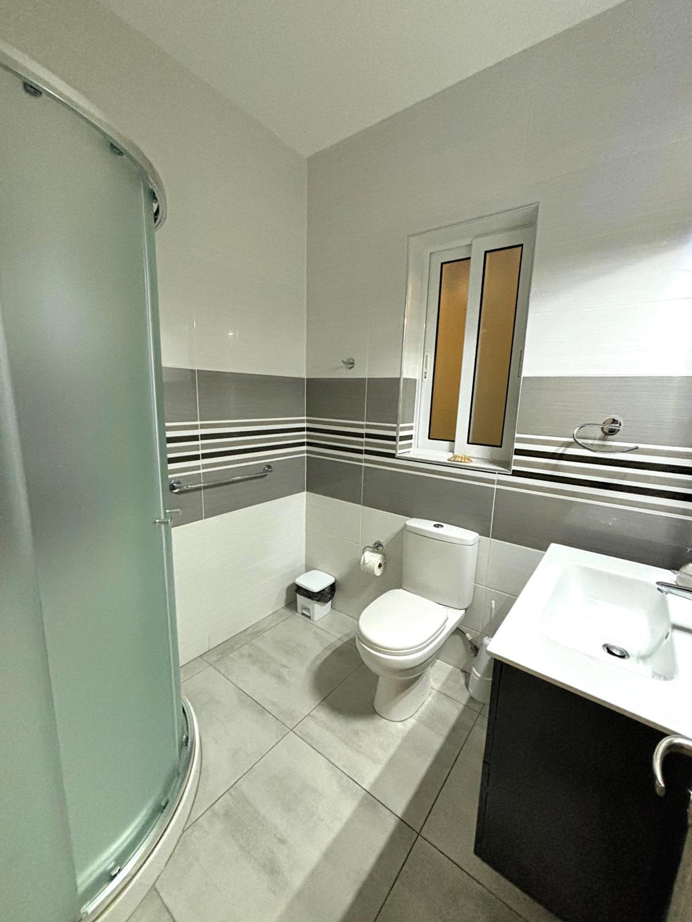 Double Room with Private External Bathroom photo 2