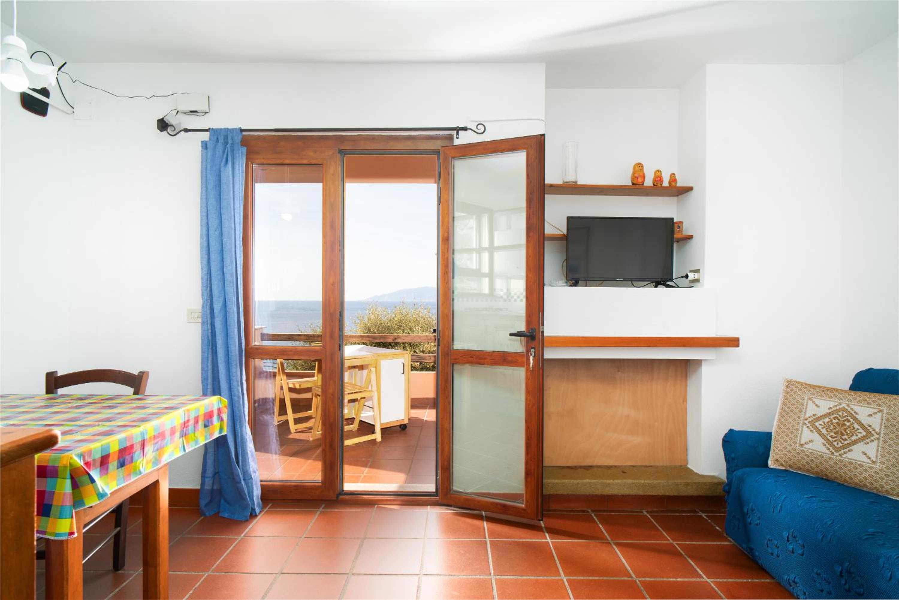 One-Bedroom House photo 1