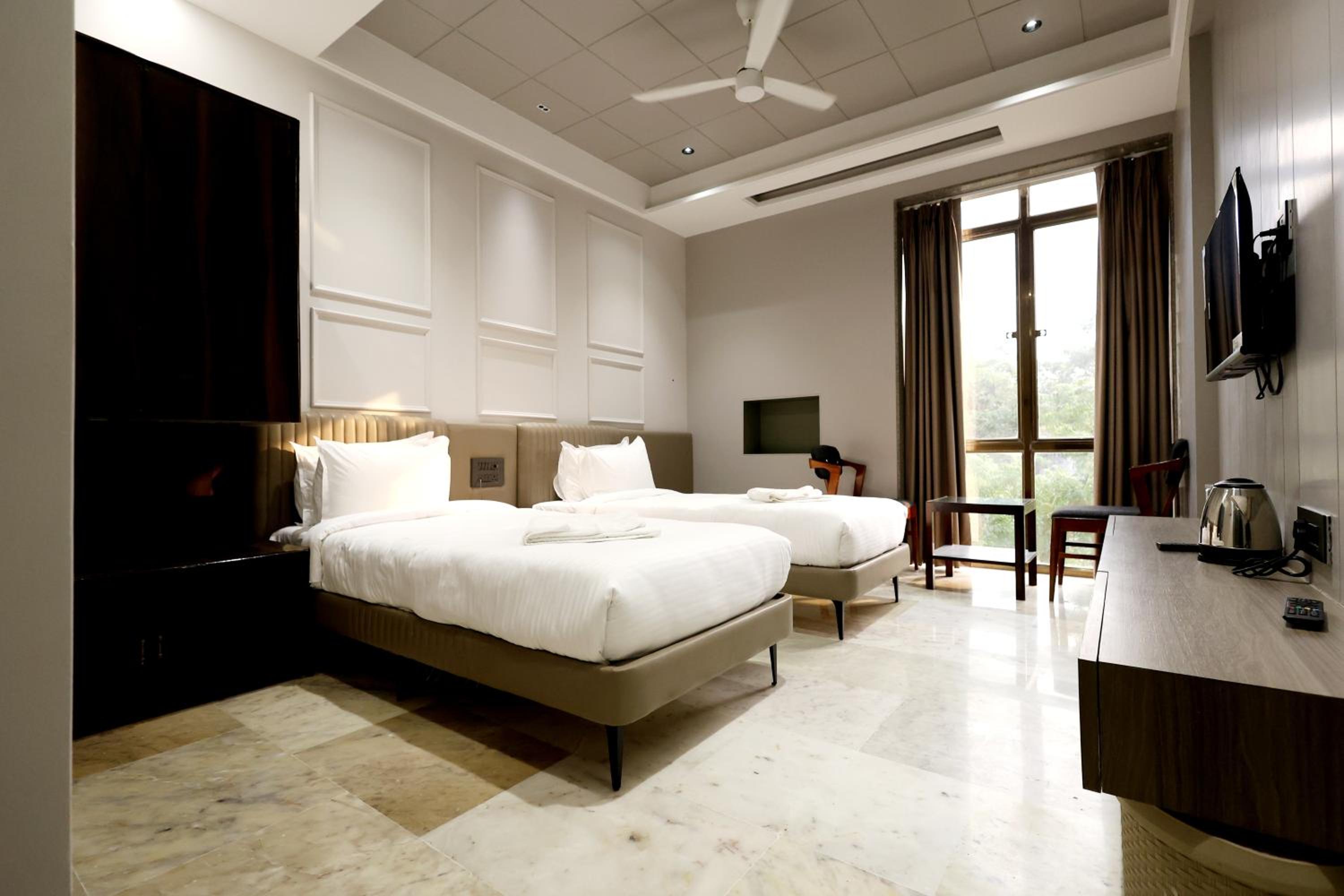 Deluxe Twin Room photo 1