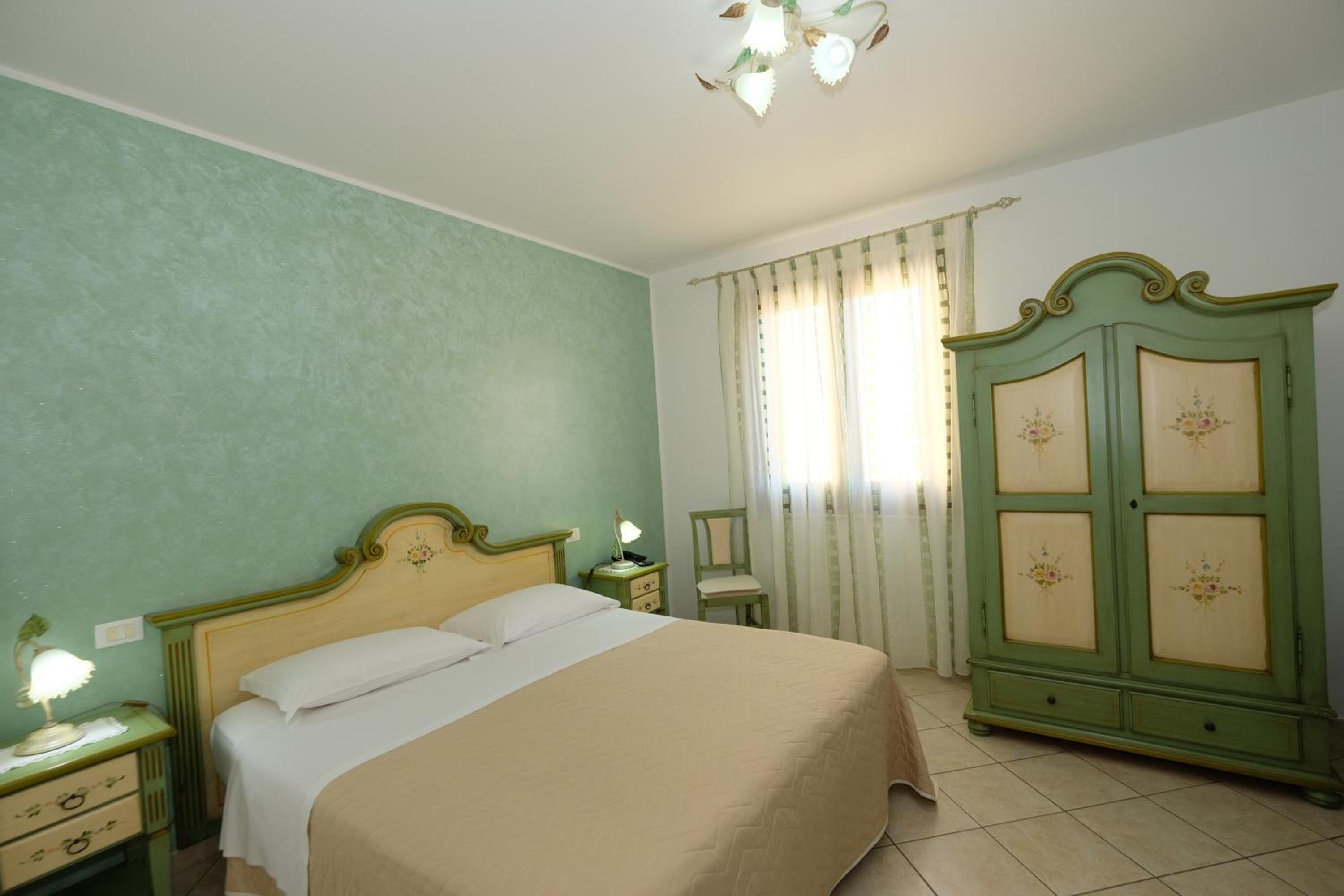Double Room with Mountain View - Photo 7