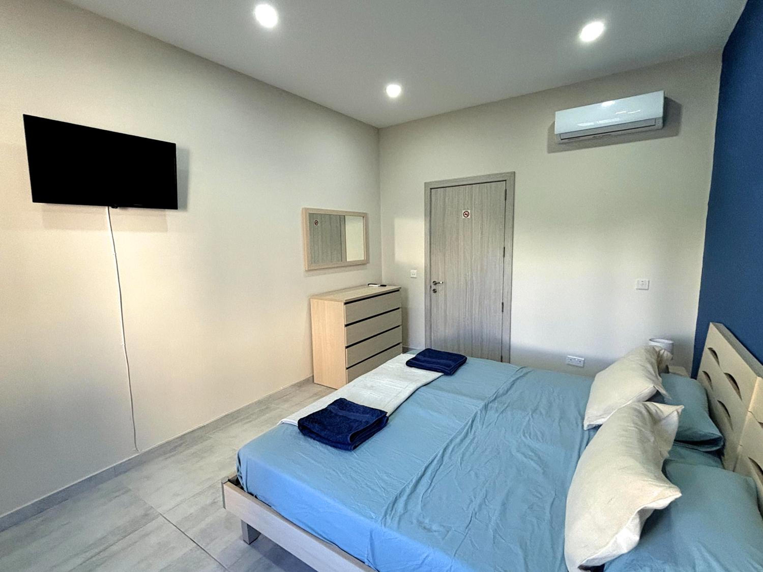 Double Room with Private External Bathroom photo 2