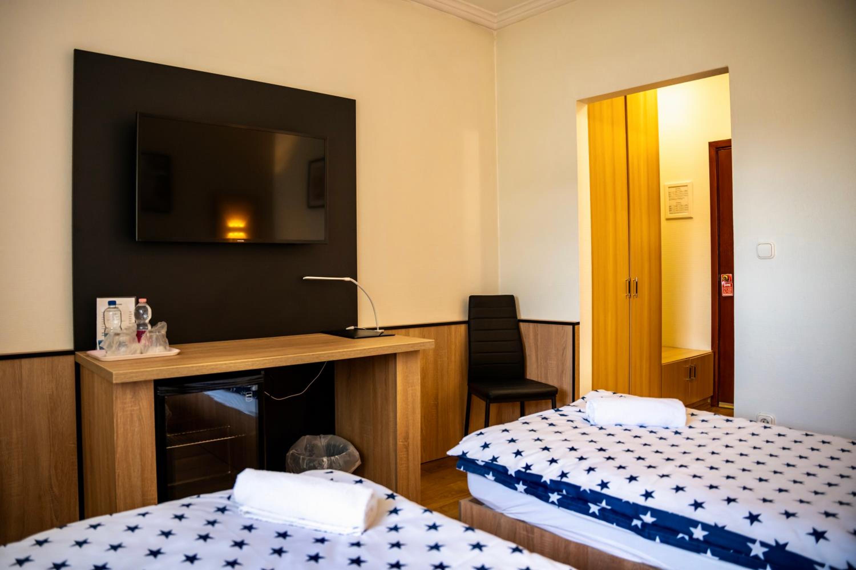 Standard Twin Room photo 2