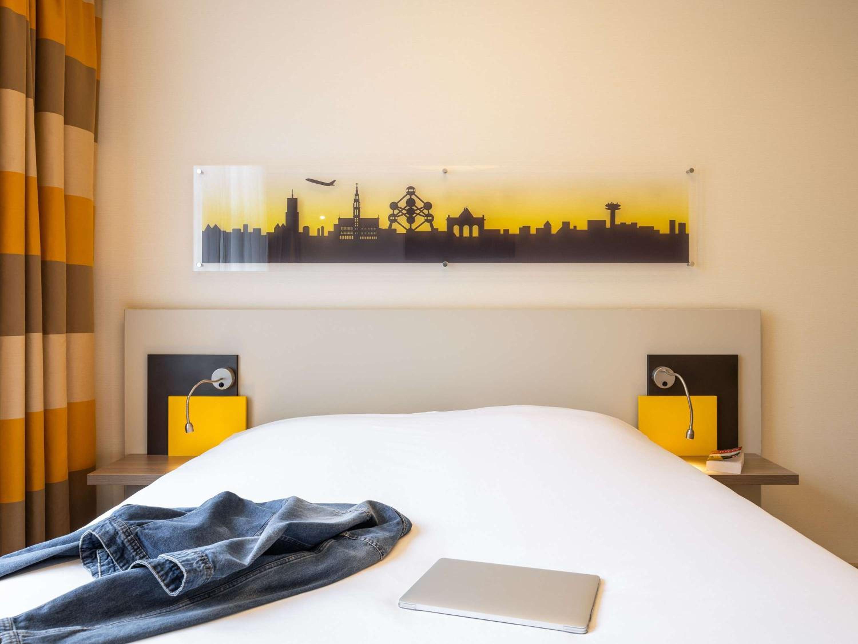 Standard Double Room thumbnail 6
