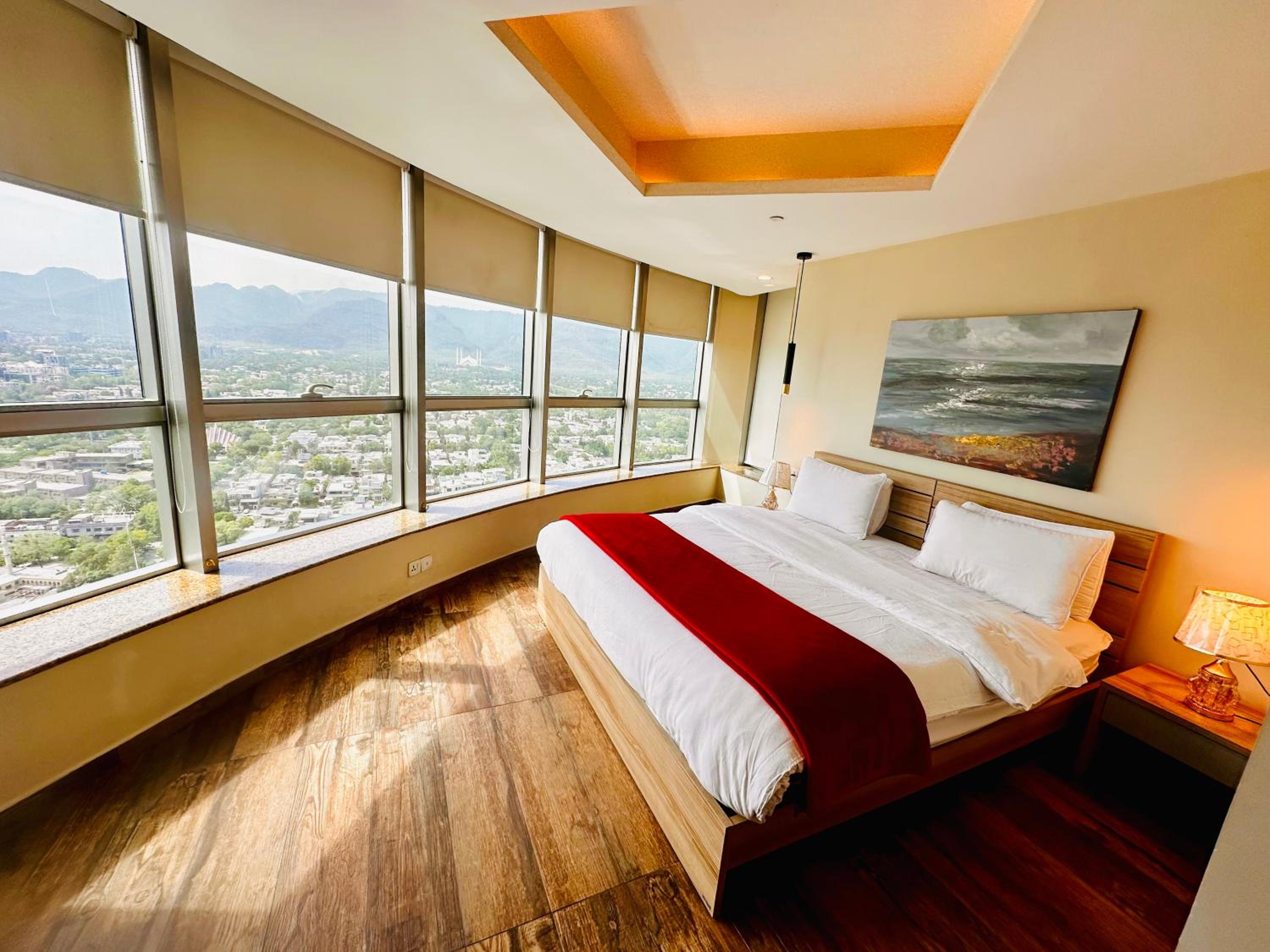 Apartment With Mountain View