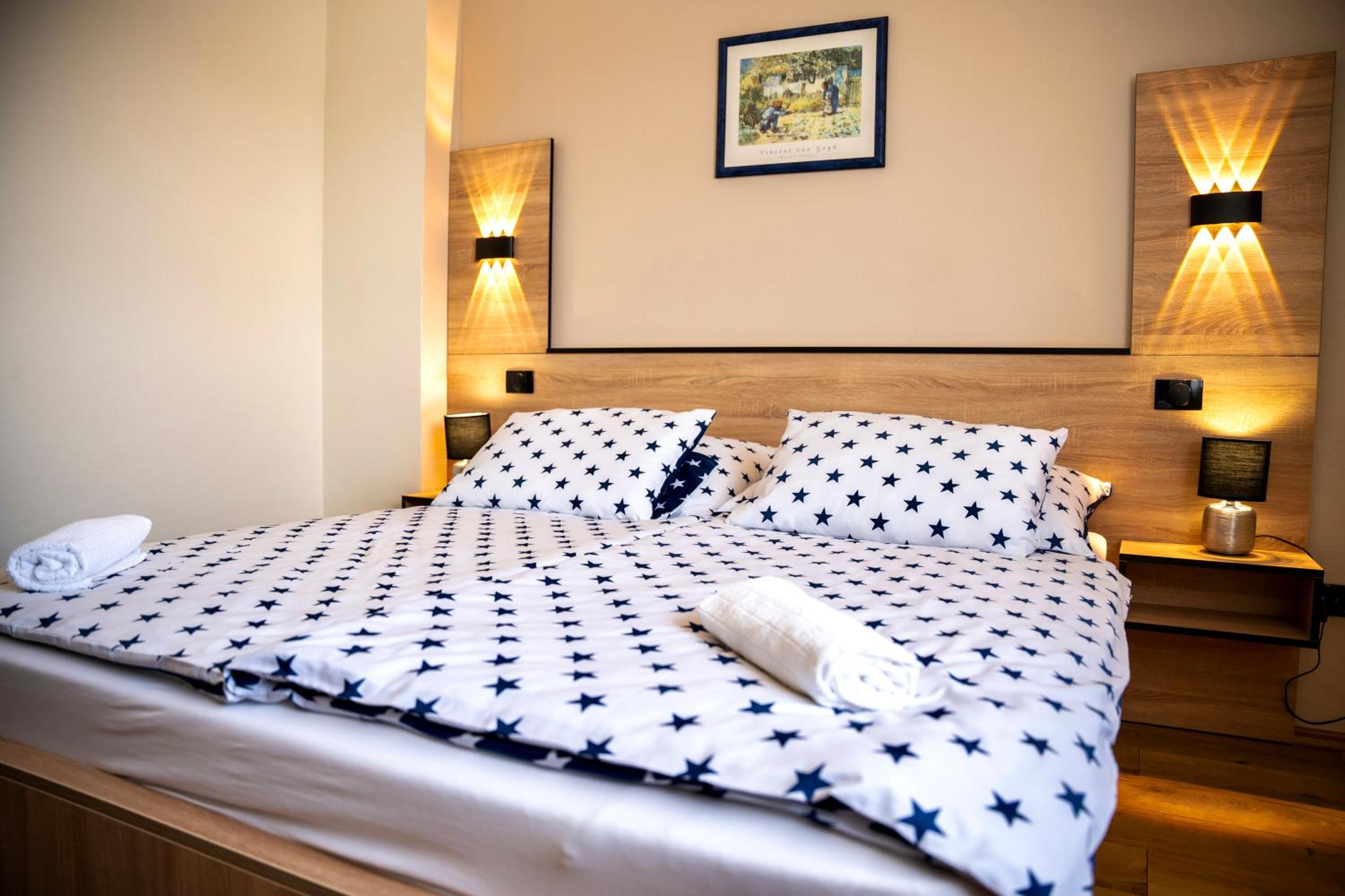 Standard Queen Room photo 1