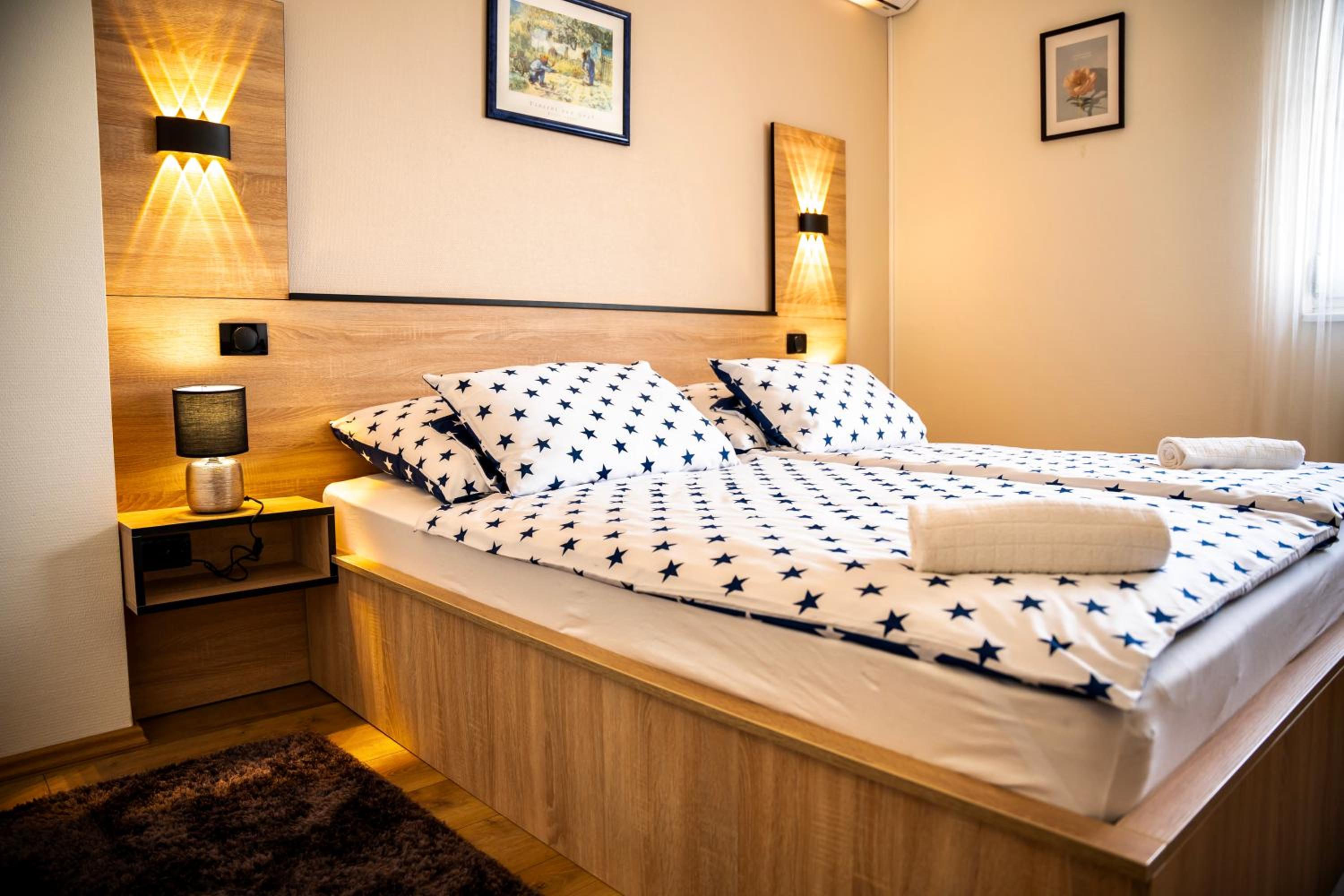 Standard Queen Room photo 2