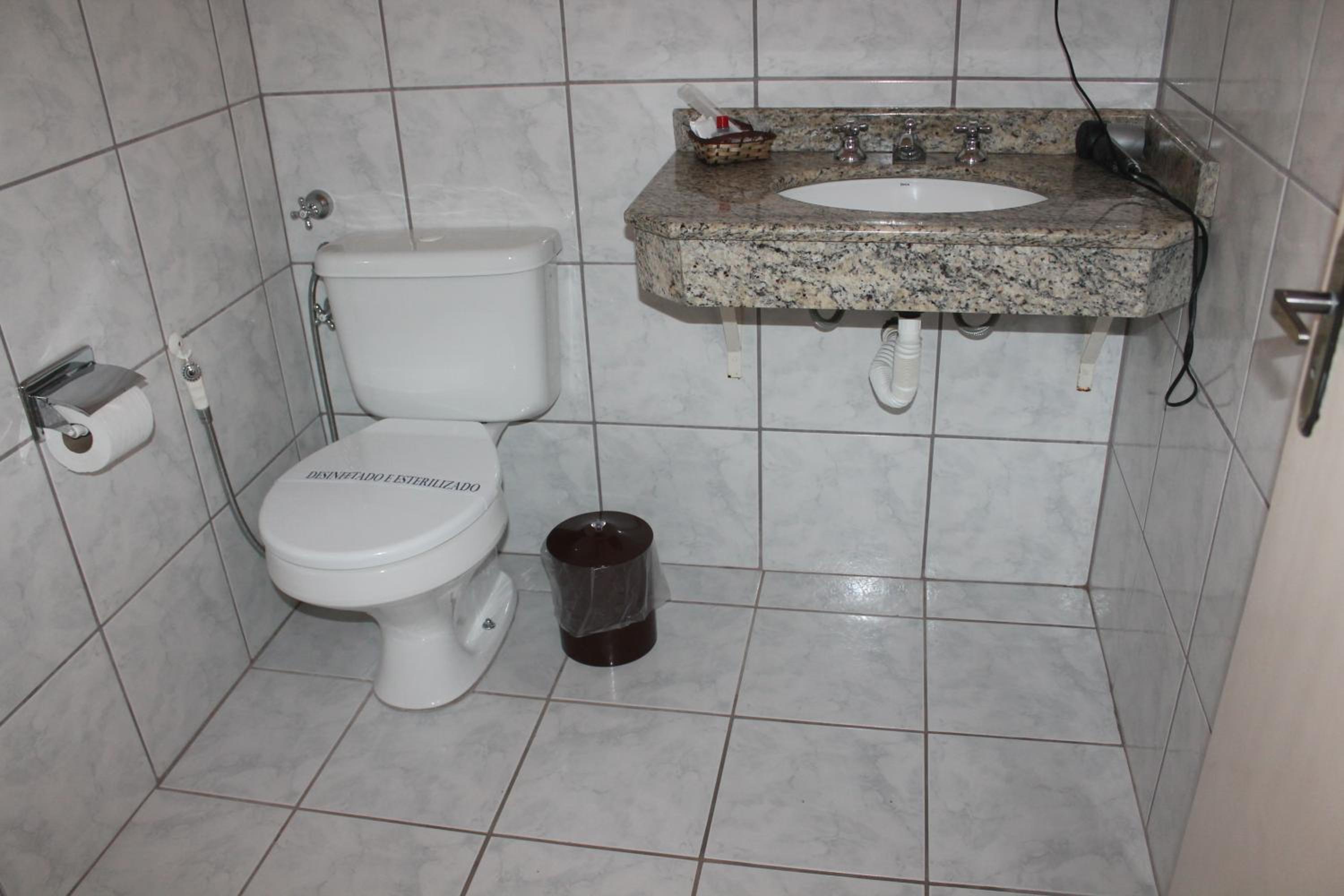 Standard Double Room - Photo 4
