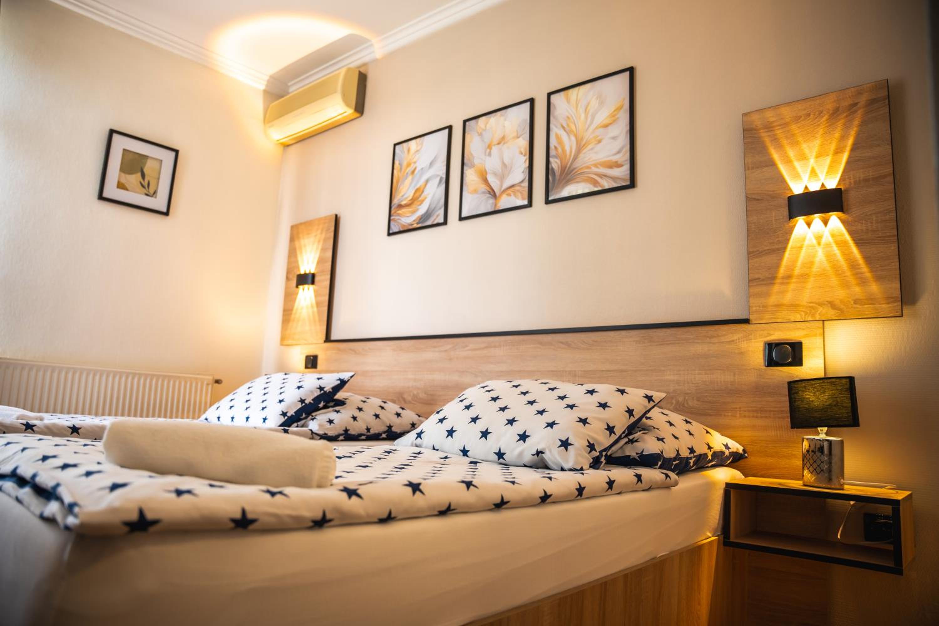Twin Room with Balcony photo 3