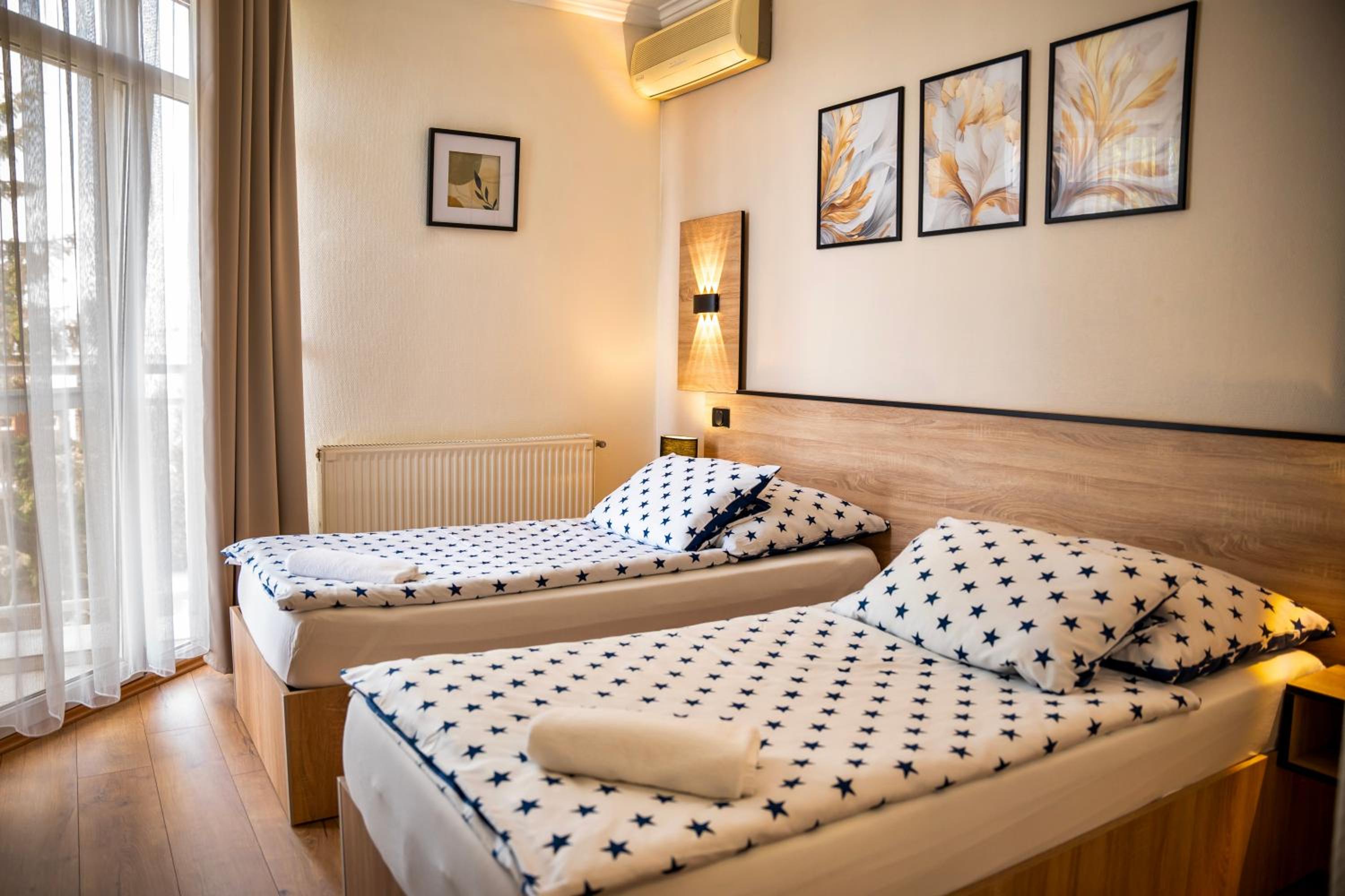 Twin Room with Balcony photo 3