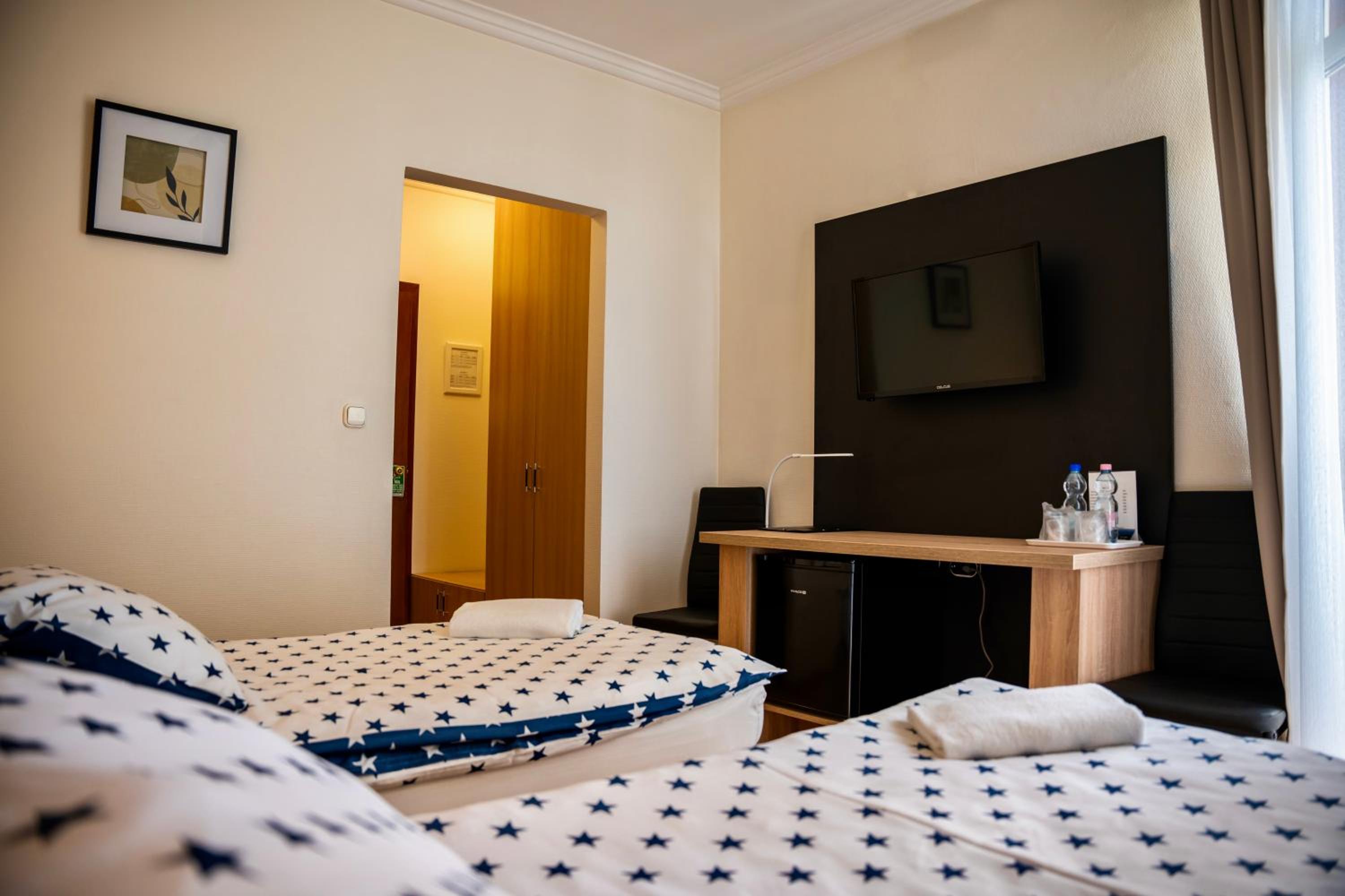 Twin Room with Balcony photo 2