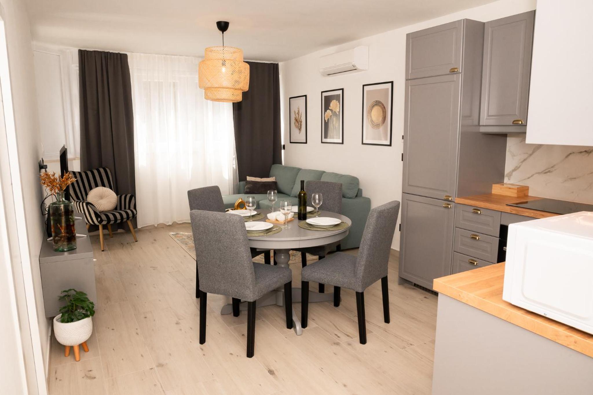 One-Bedroom Apartment with Balcony