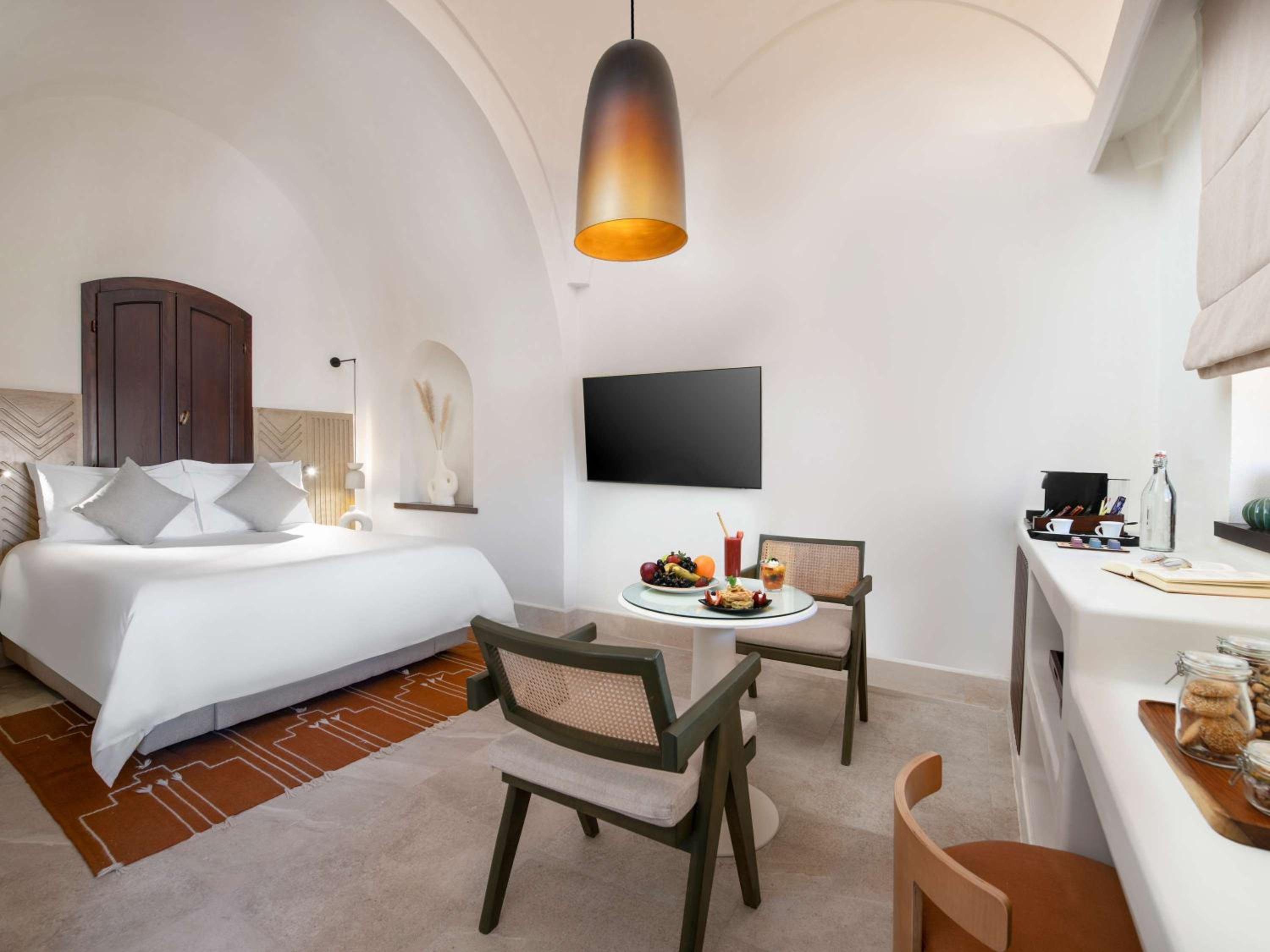 Premium Queen Room with Garden View photo 3