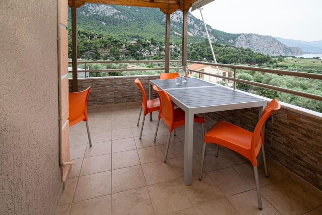 Two-Bedroom Apartment With Sea View photo 3