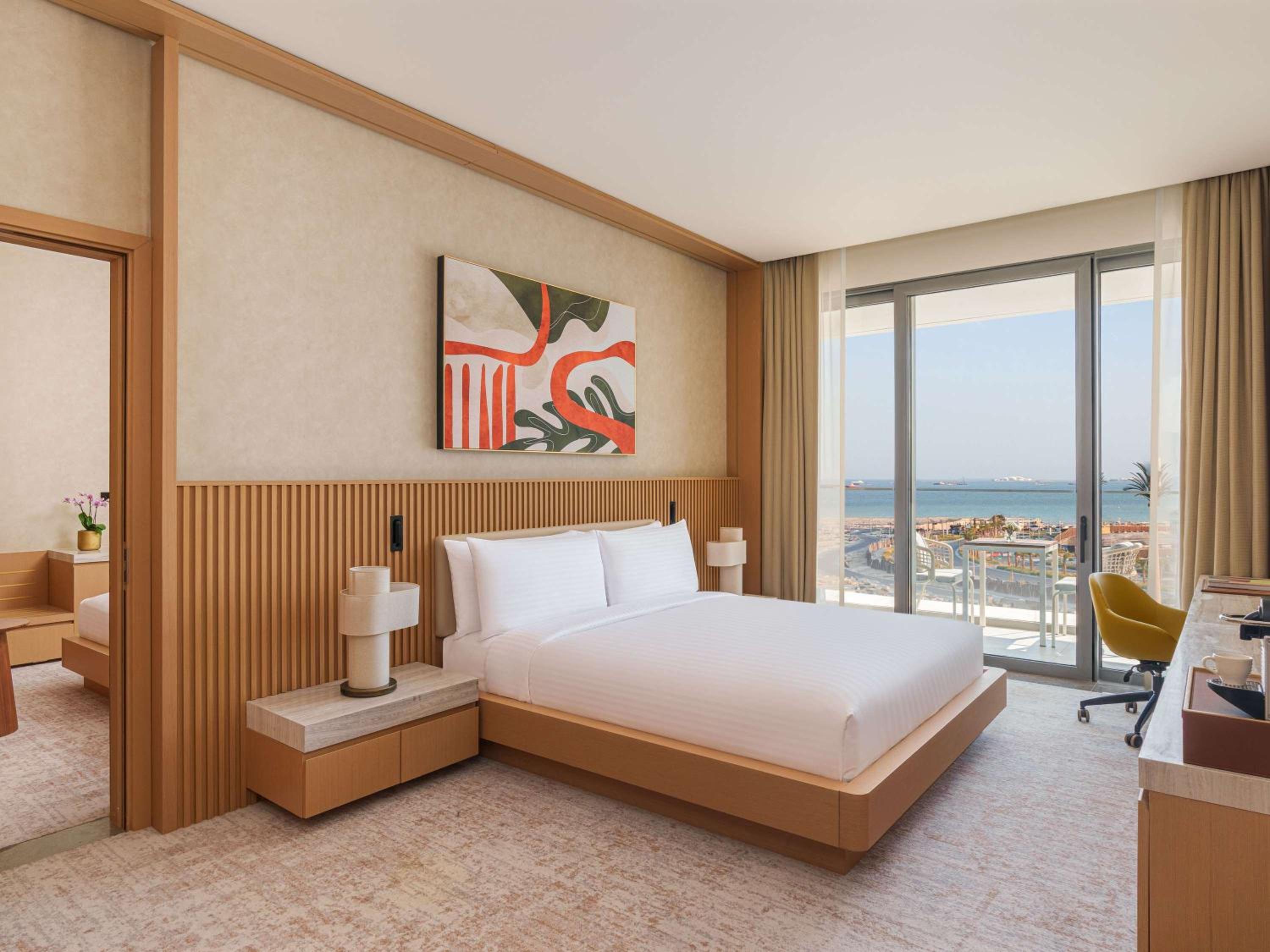 Two Bedroom Family Room Sea View with Meryal Waterpark Access - Photo 3