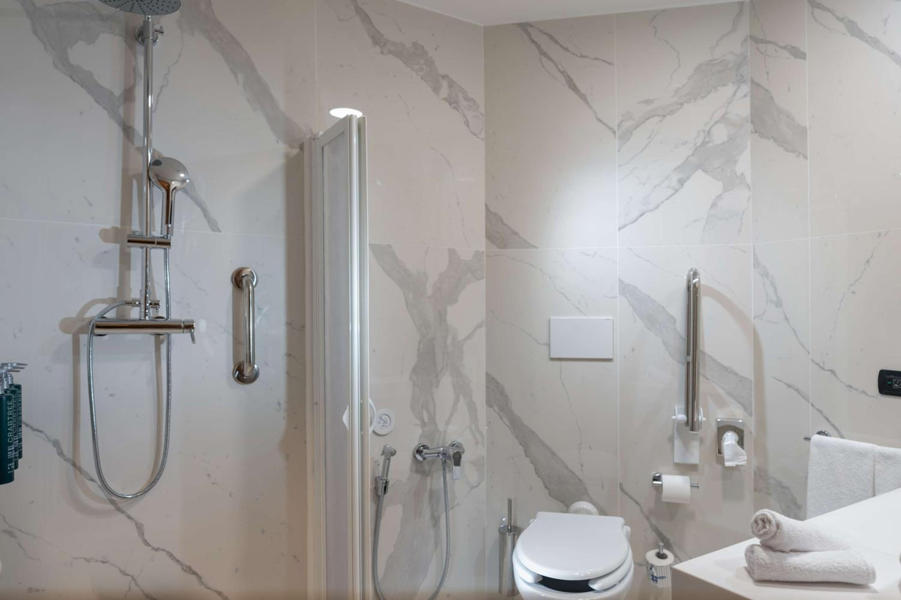 Queen Room - Accessible