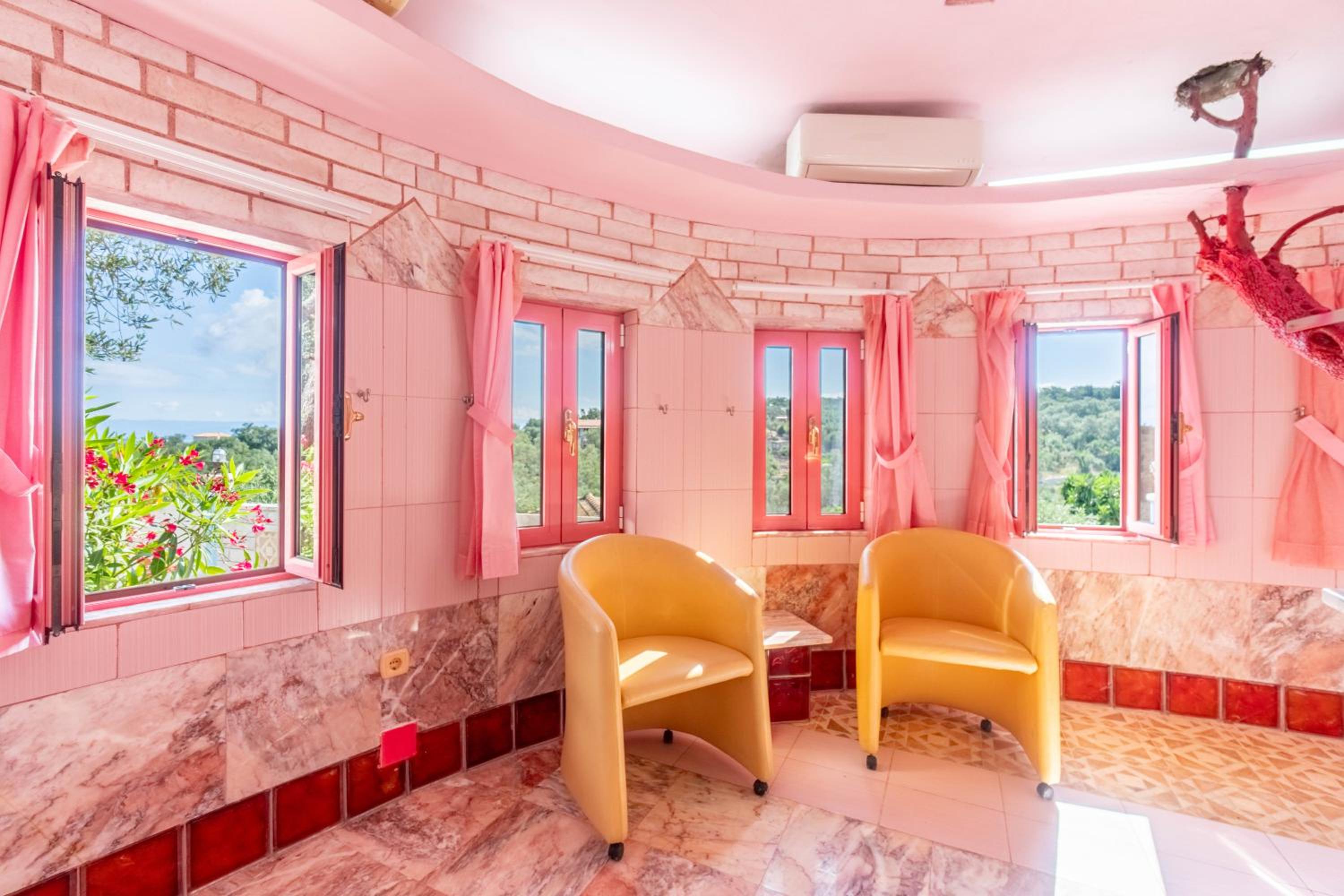 Superior One-Bedroom Apartment with Balcony photo 2