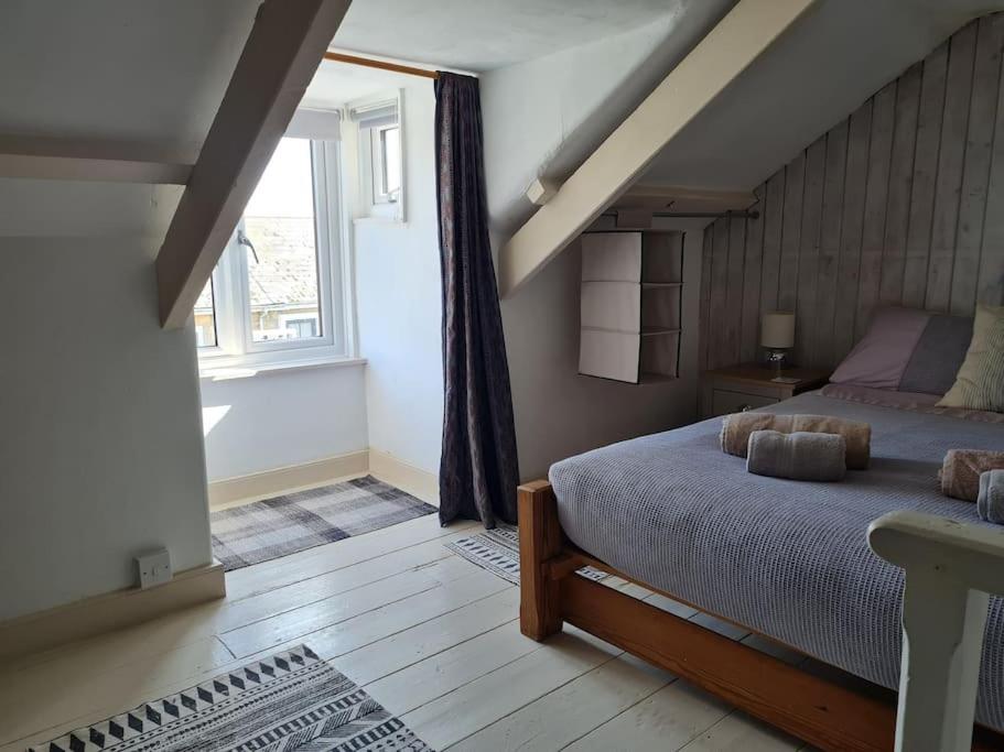 Three-Bedroom House photo 3
