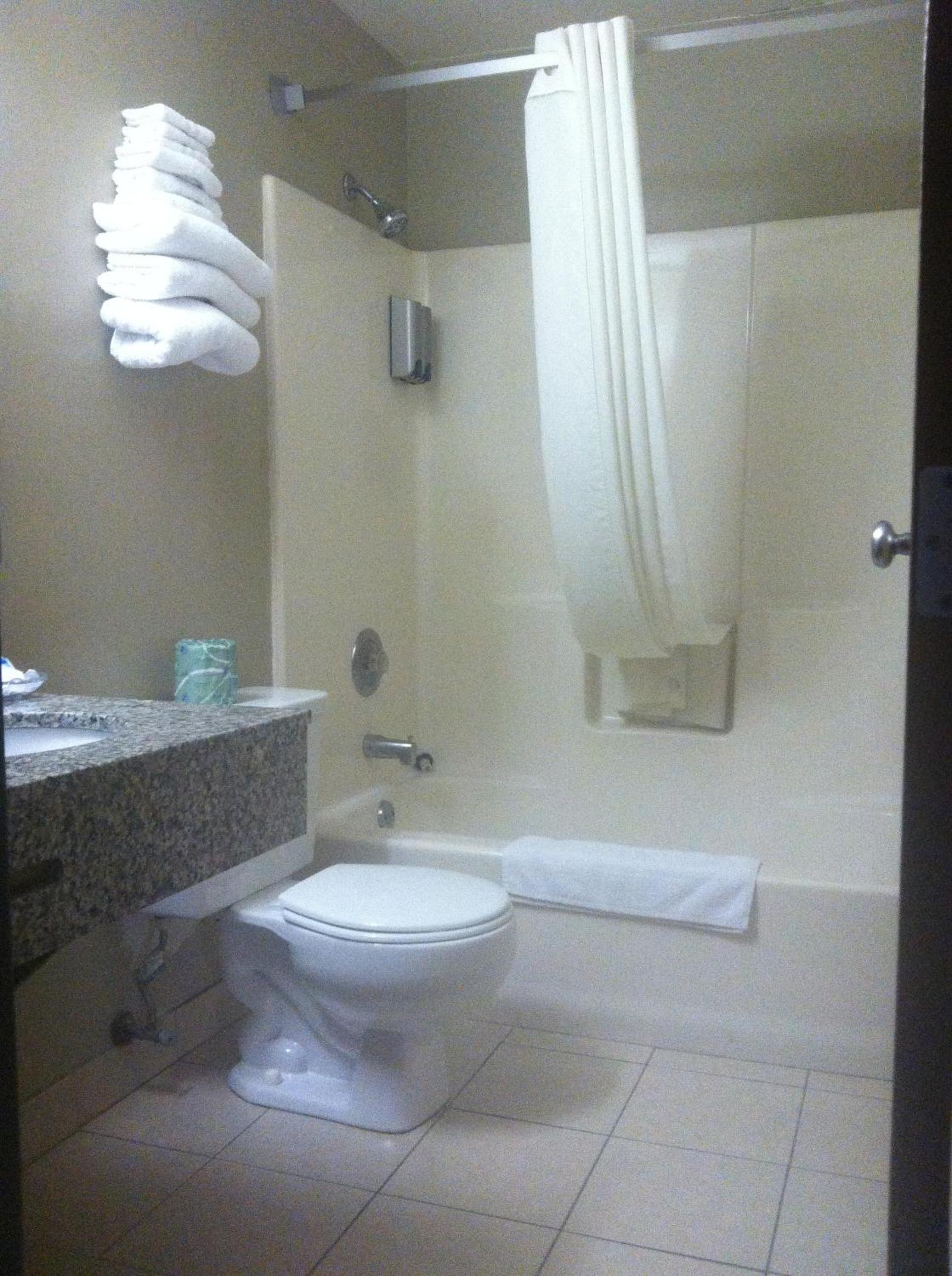 King Room - Non-Smoking - Photo 5