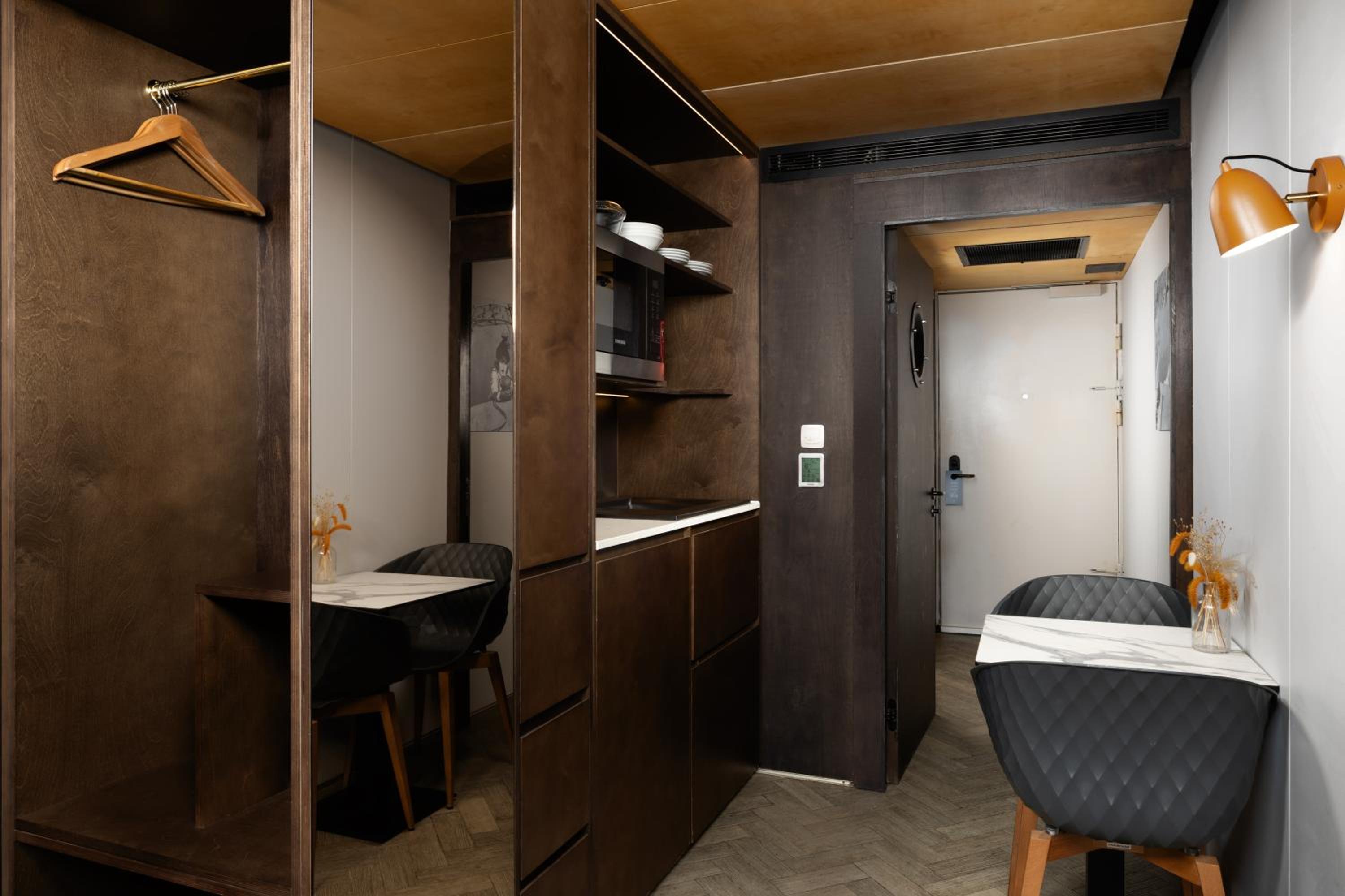 Studio Apartment photo 3