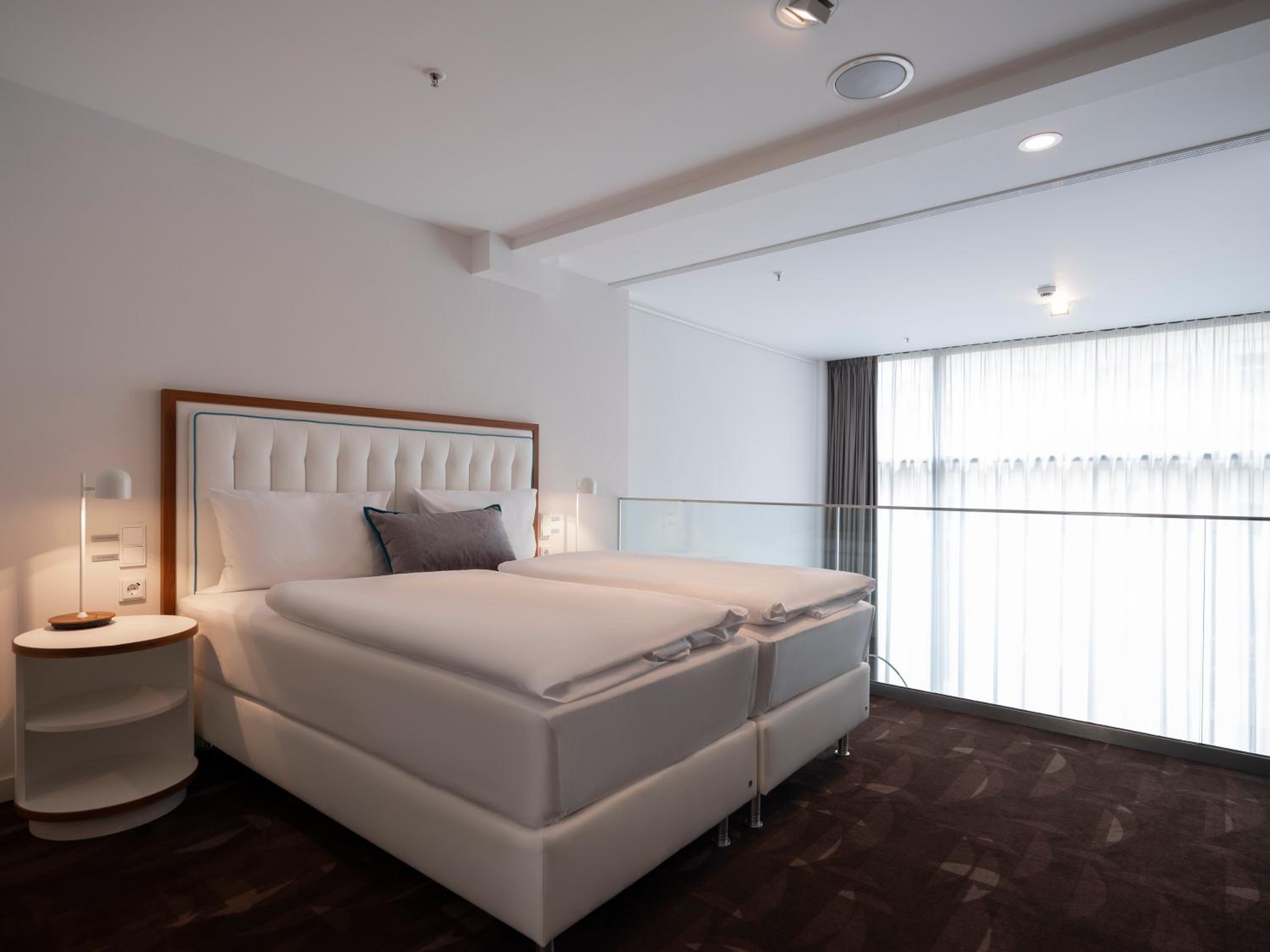 Deluxe Suite - Photo 7