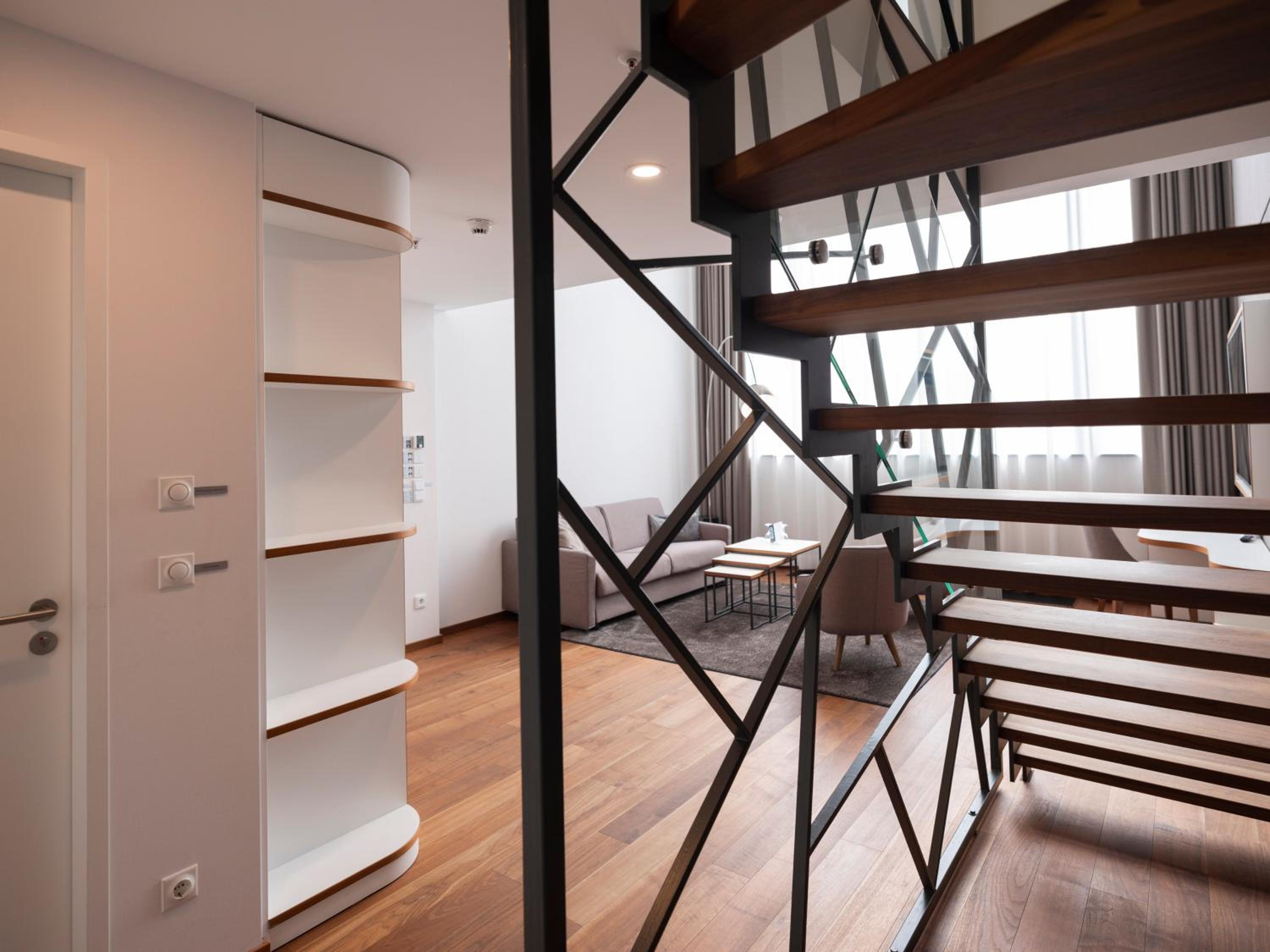 Deluxe Suite - Photo 6