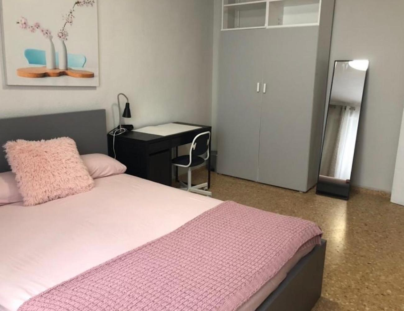 Habitación doble con baño compartido