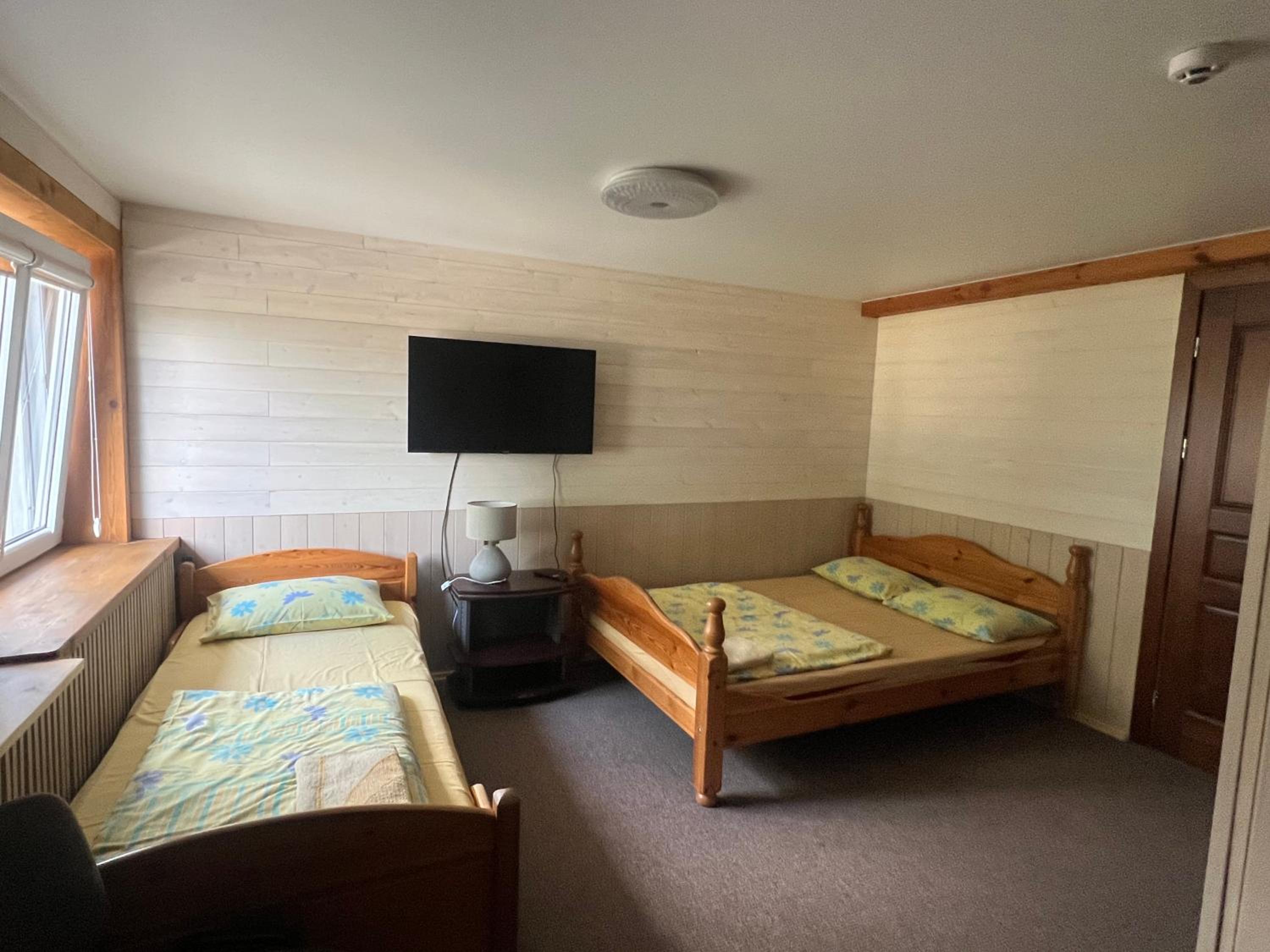 Quadruple Room with Private Bathroom photo 3