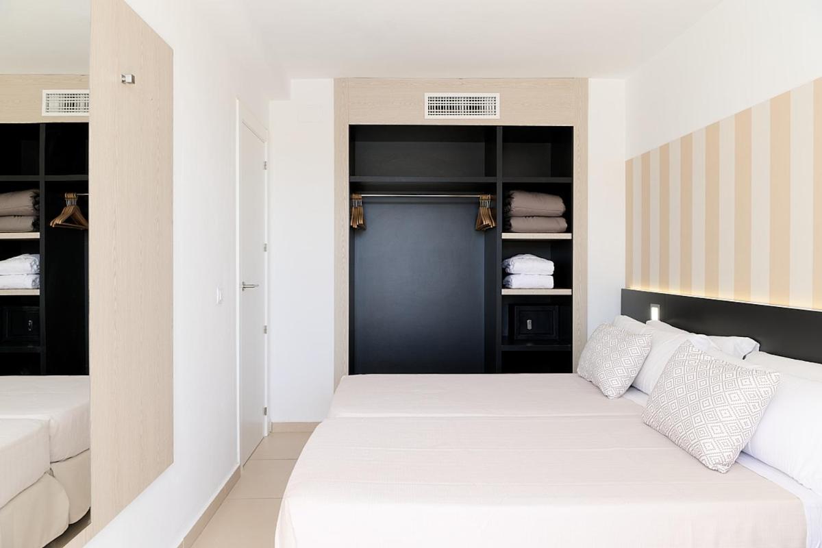 Suite With Pool View (2 Adults + 2 Children) - Magnus