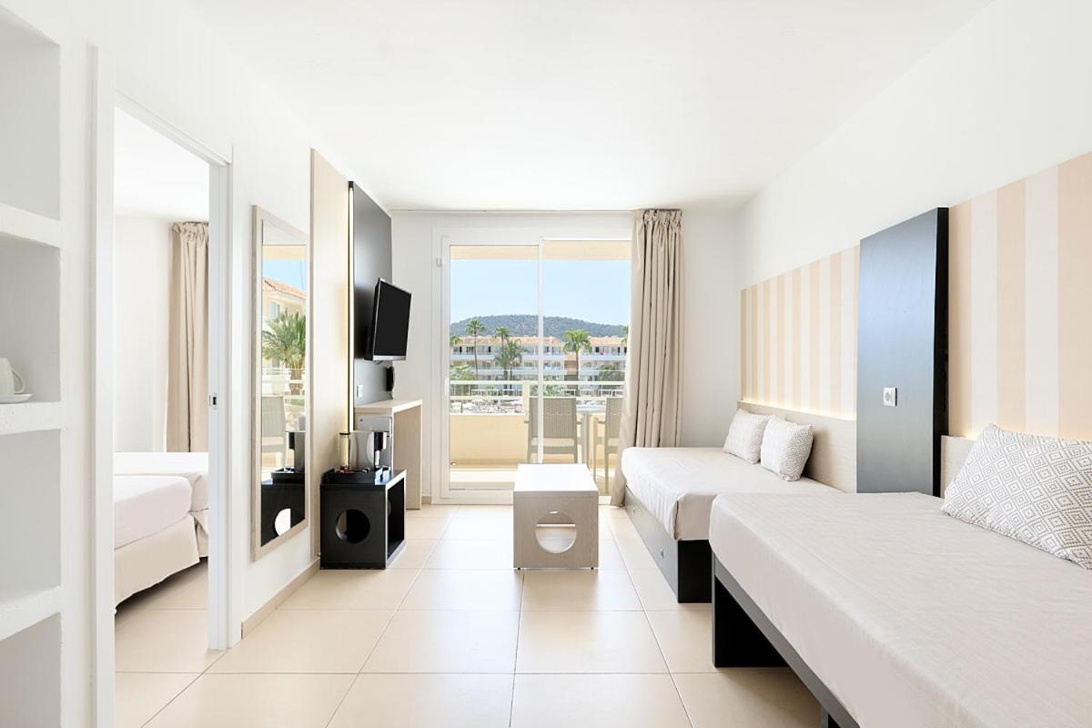 Suite With Pool View (2 Adults + 2 Children) - Magnus