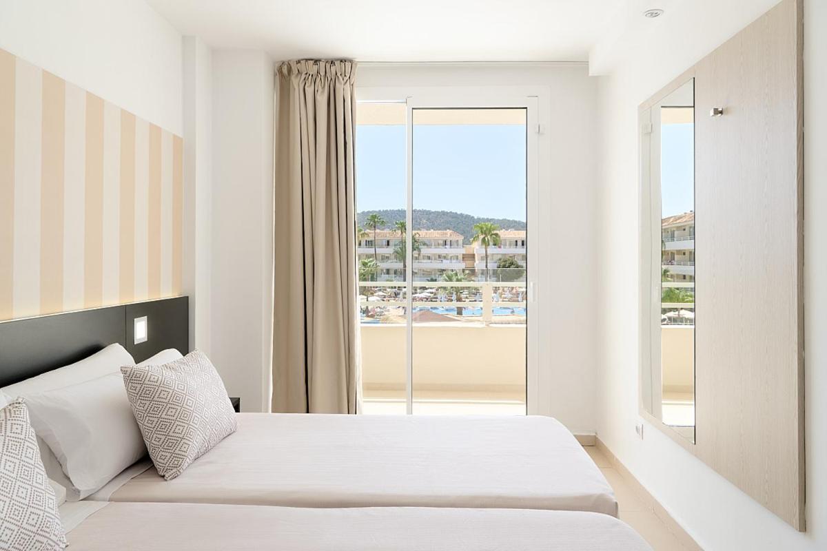 Suite With Pool View (2 Adults + 2 Children) - Magnus