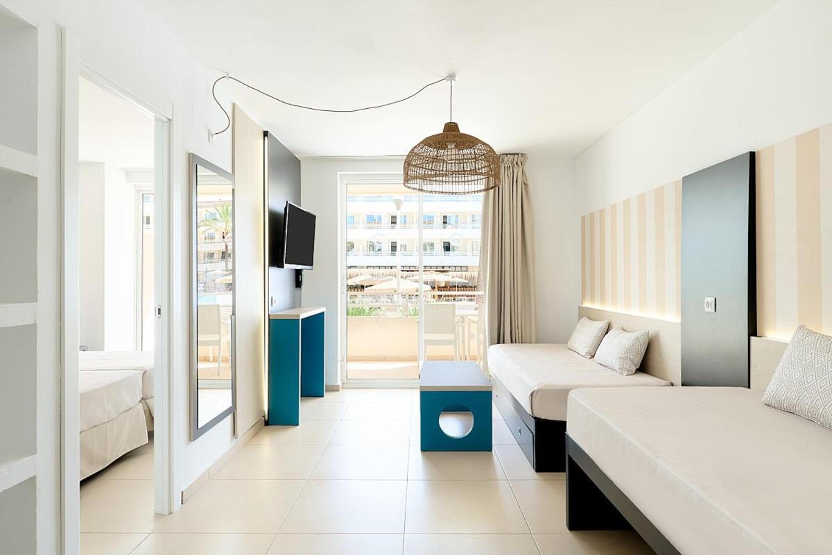 Suite with Splash View