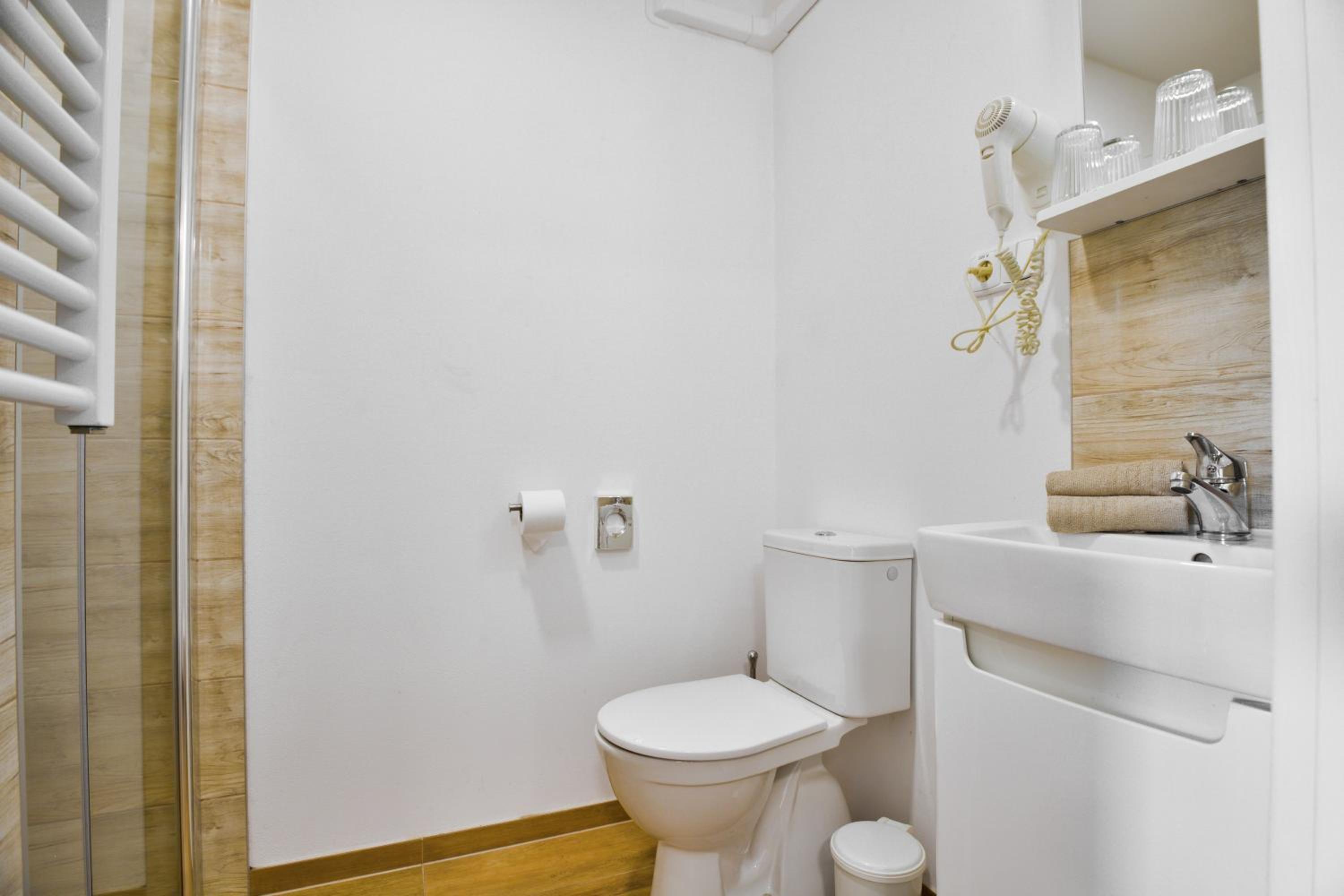 Apartment - Ground Floor - Photo 3