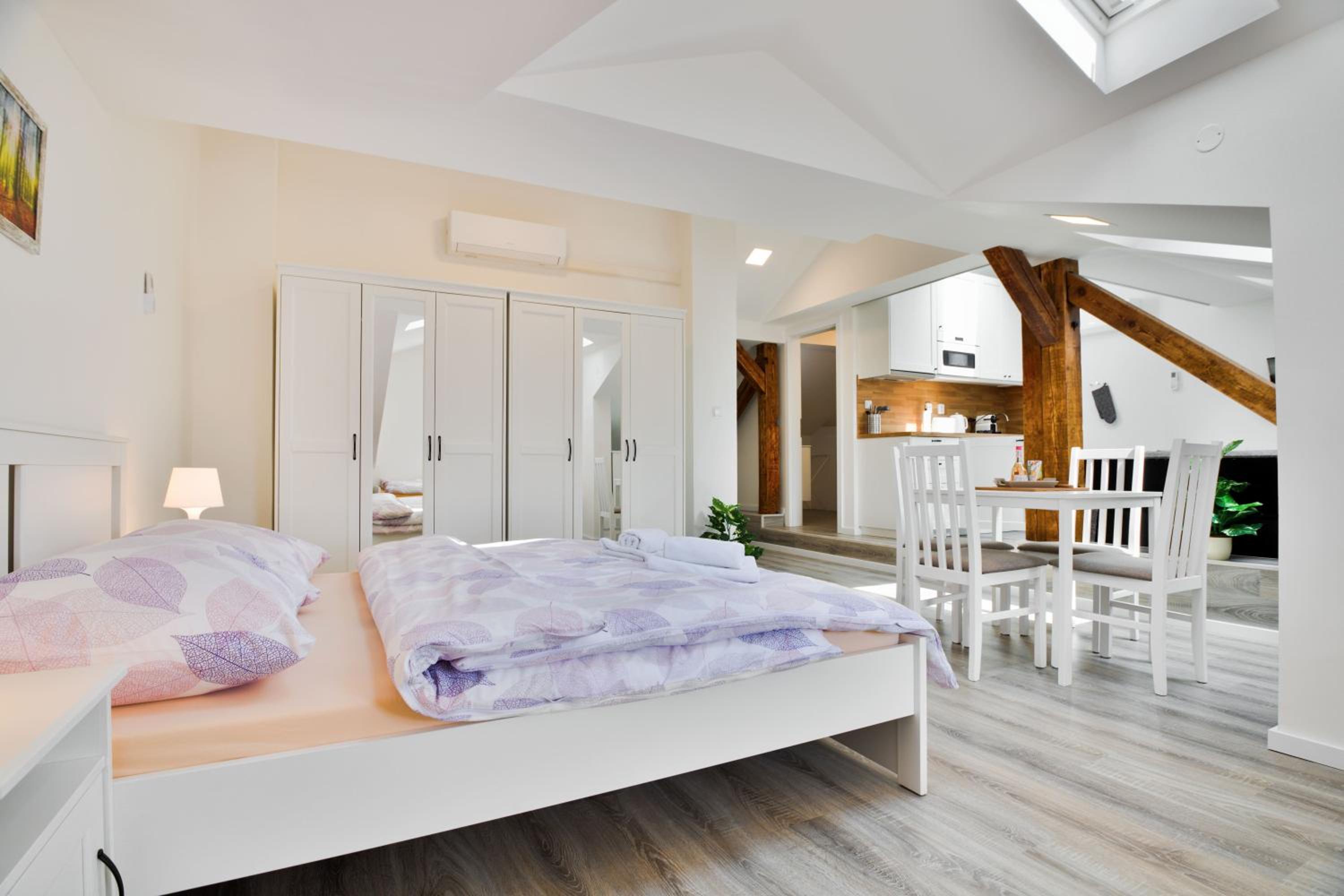 Penthouse Apartment - Photo 7