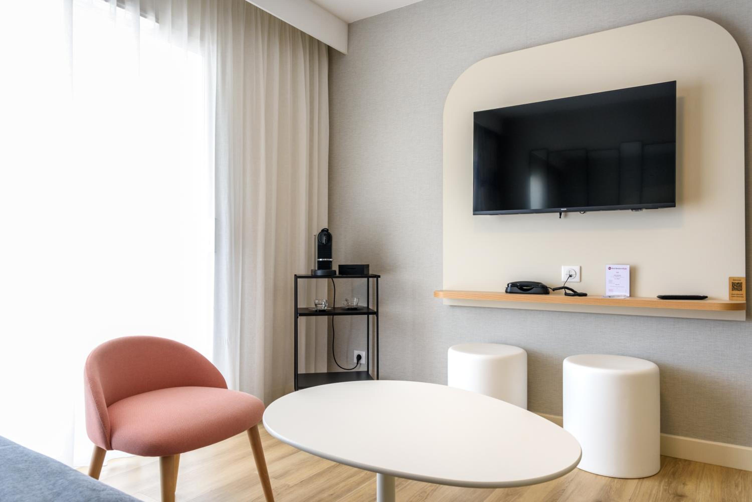 Two-Bedroom Suite with Terrace and Two Bathrooms - Photo 18