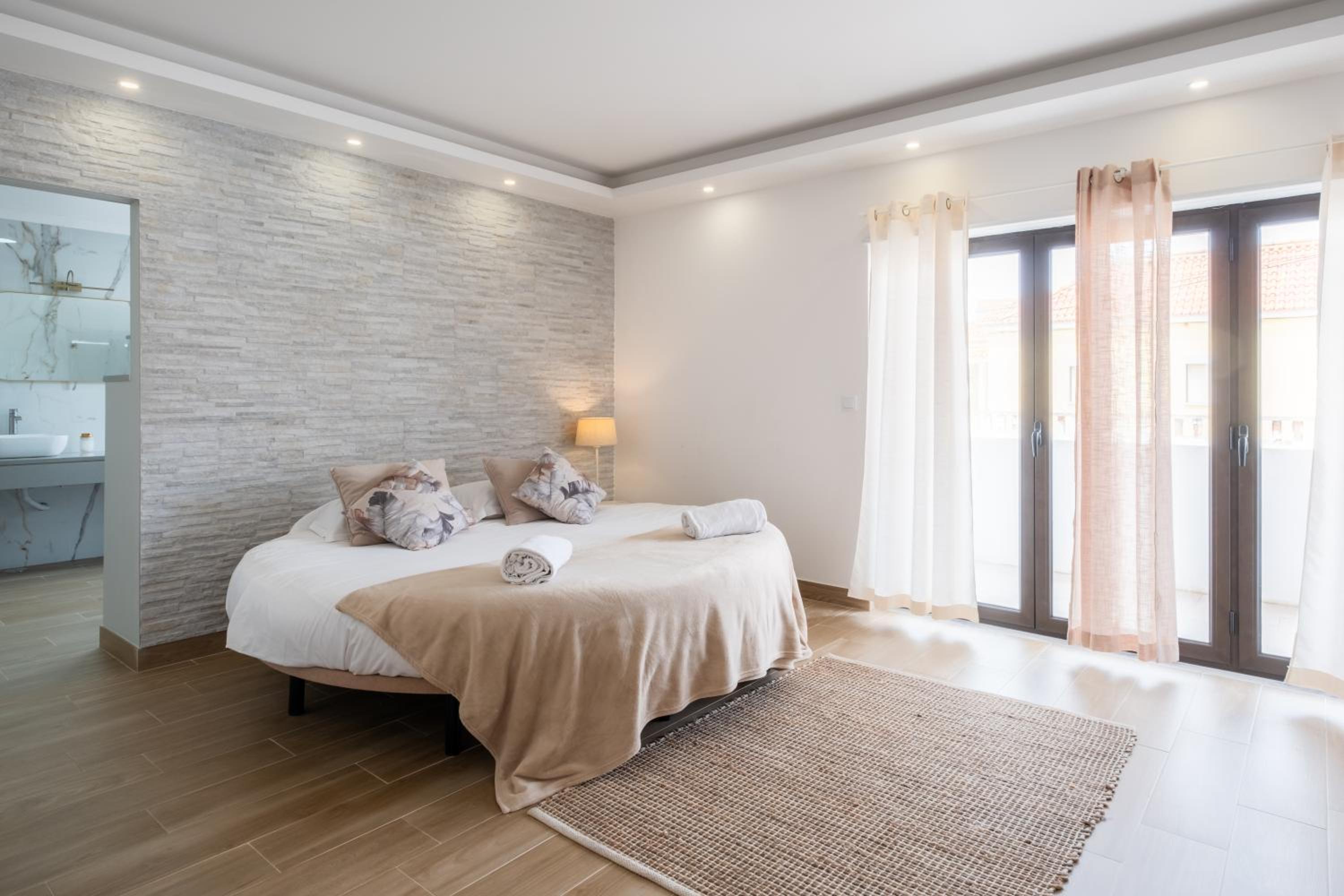 King Room with Balcony photo 2