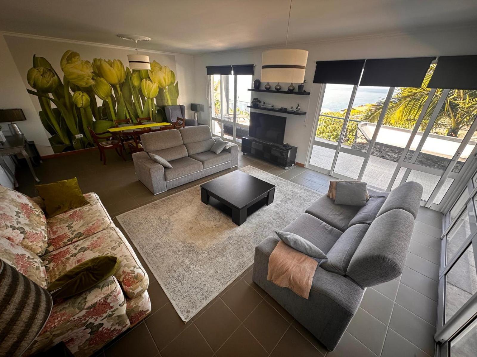 Villa photo 1