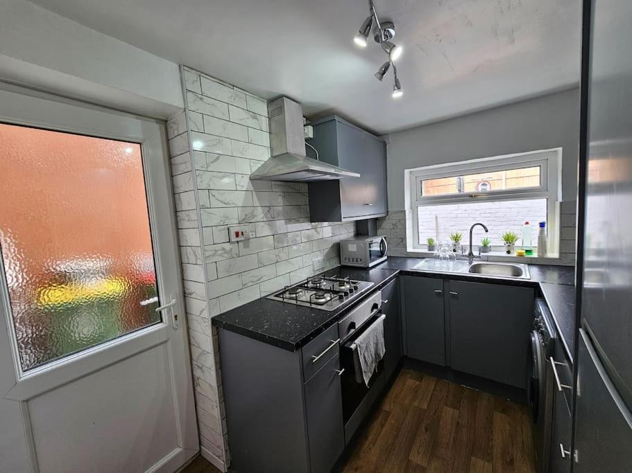 Three-Bedroom House photo 2