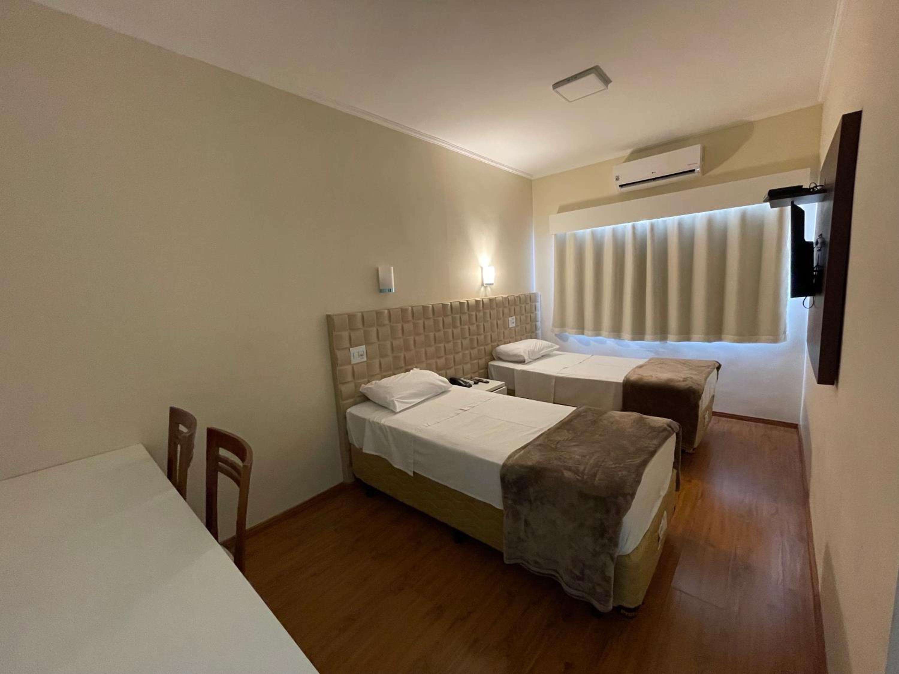 Standard Twin Room photo 3
