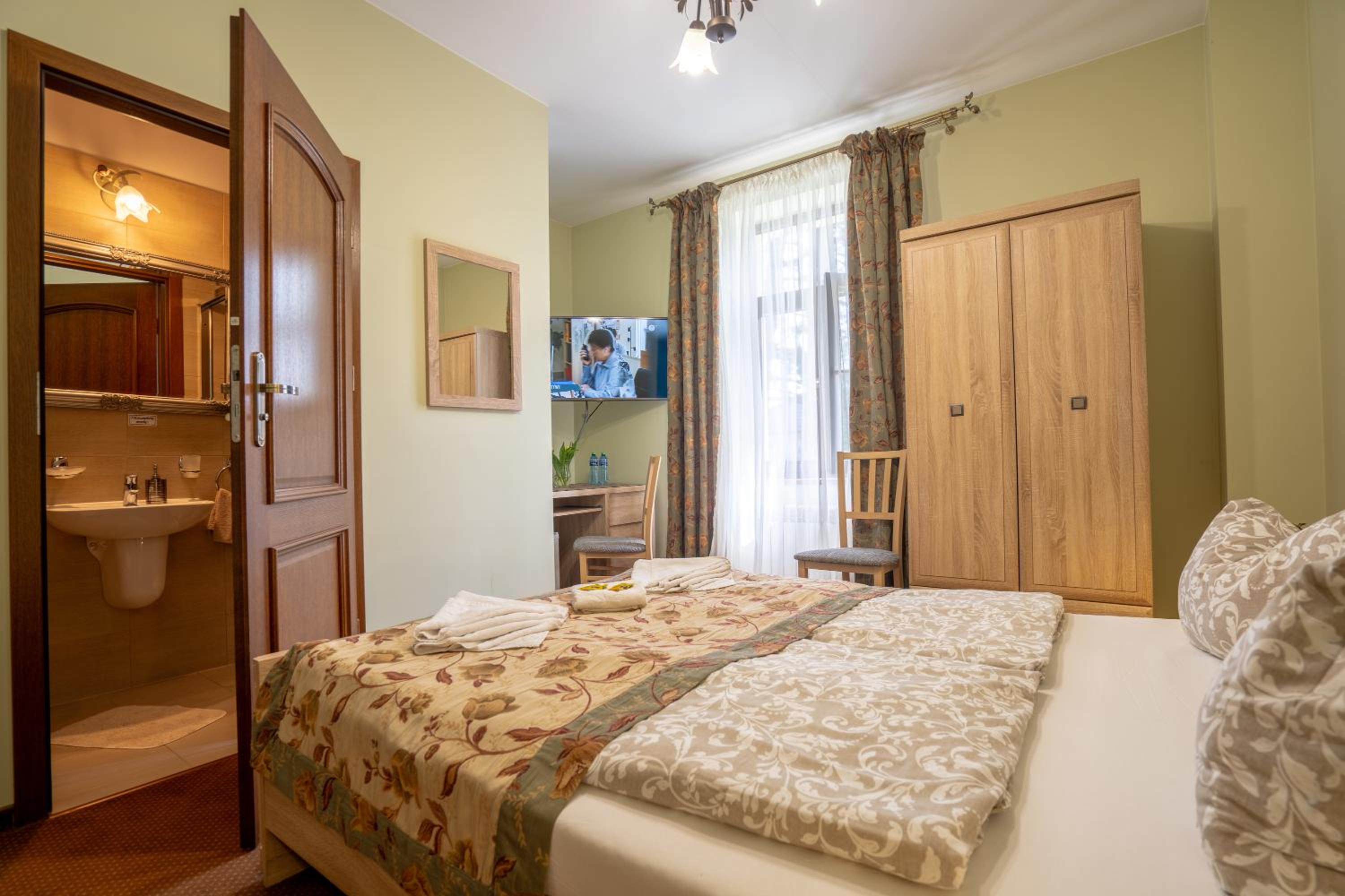 Double Room with Private Bathroom