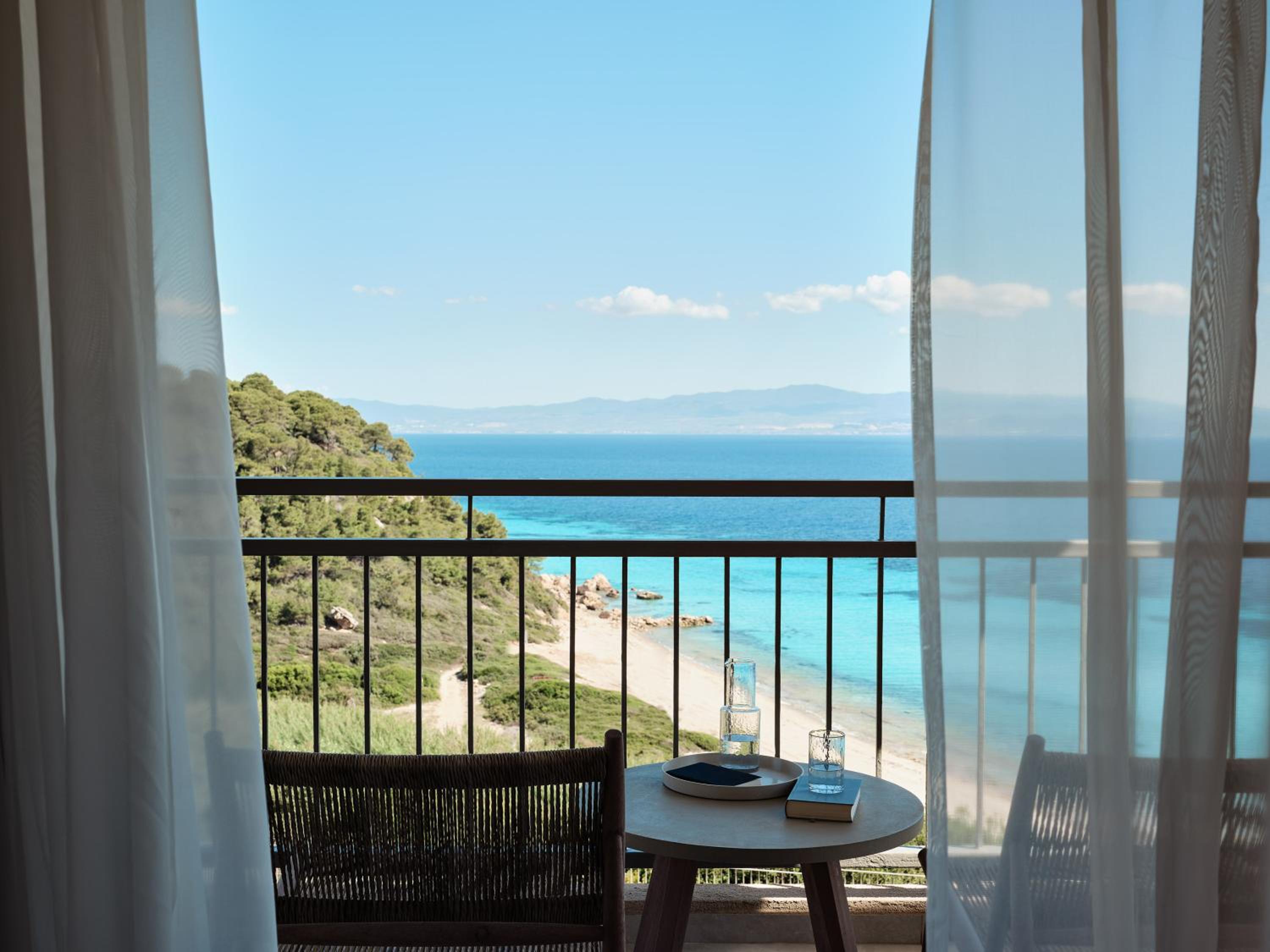 Deluxe Double Room with Sea View - Photo 6