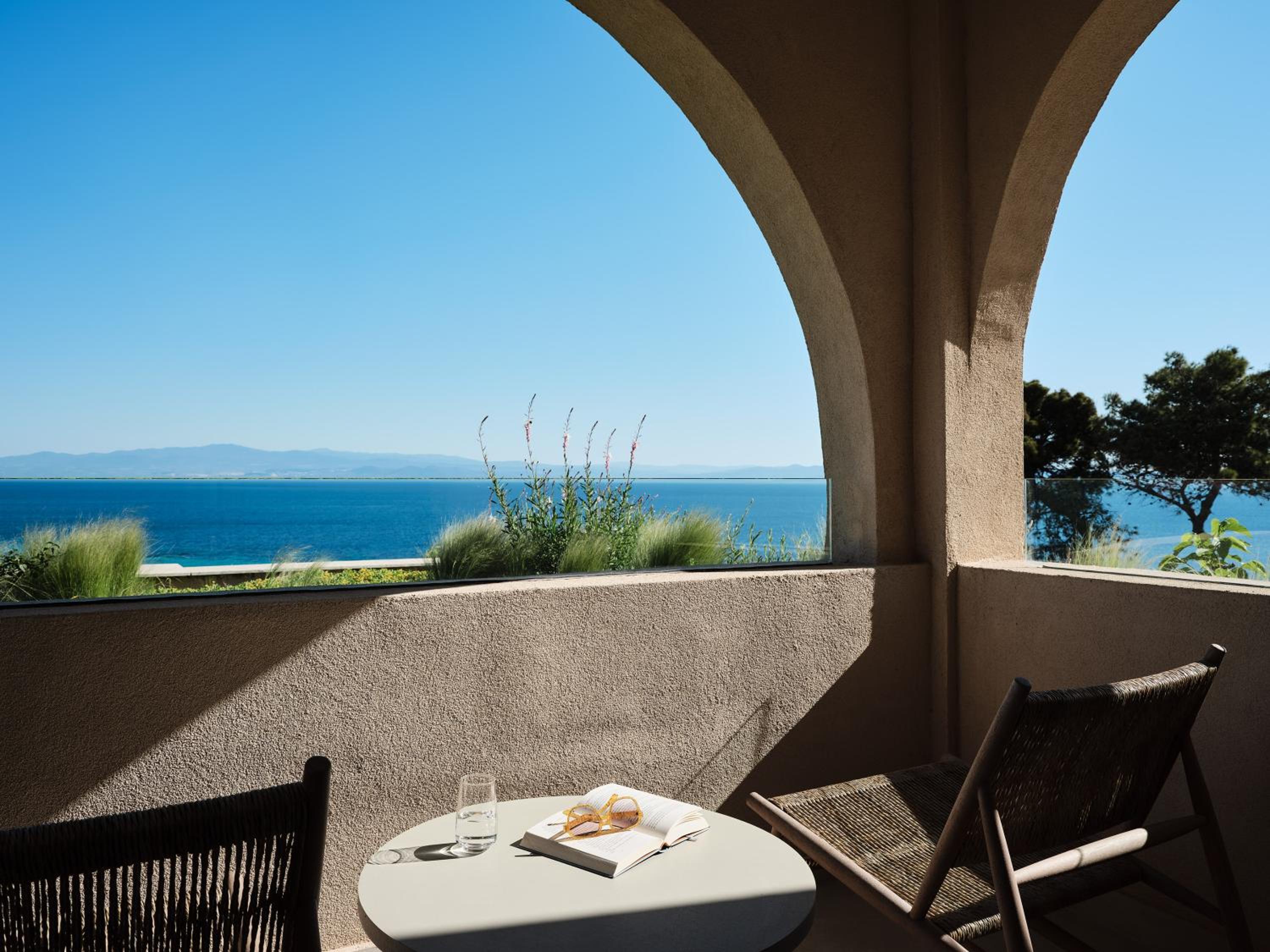 Deluxe Double Room with Sea View - Photo 9