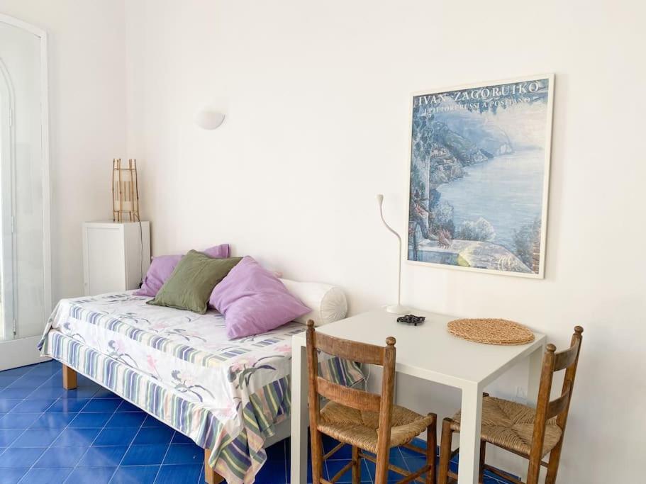 One-Bedroom Apartment photo 3