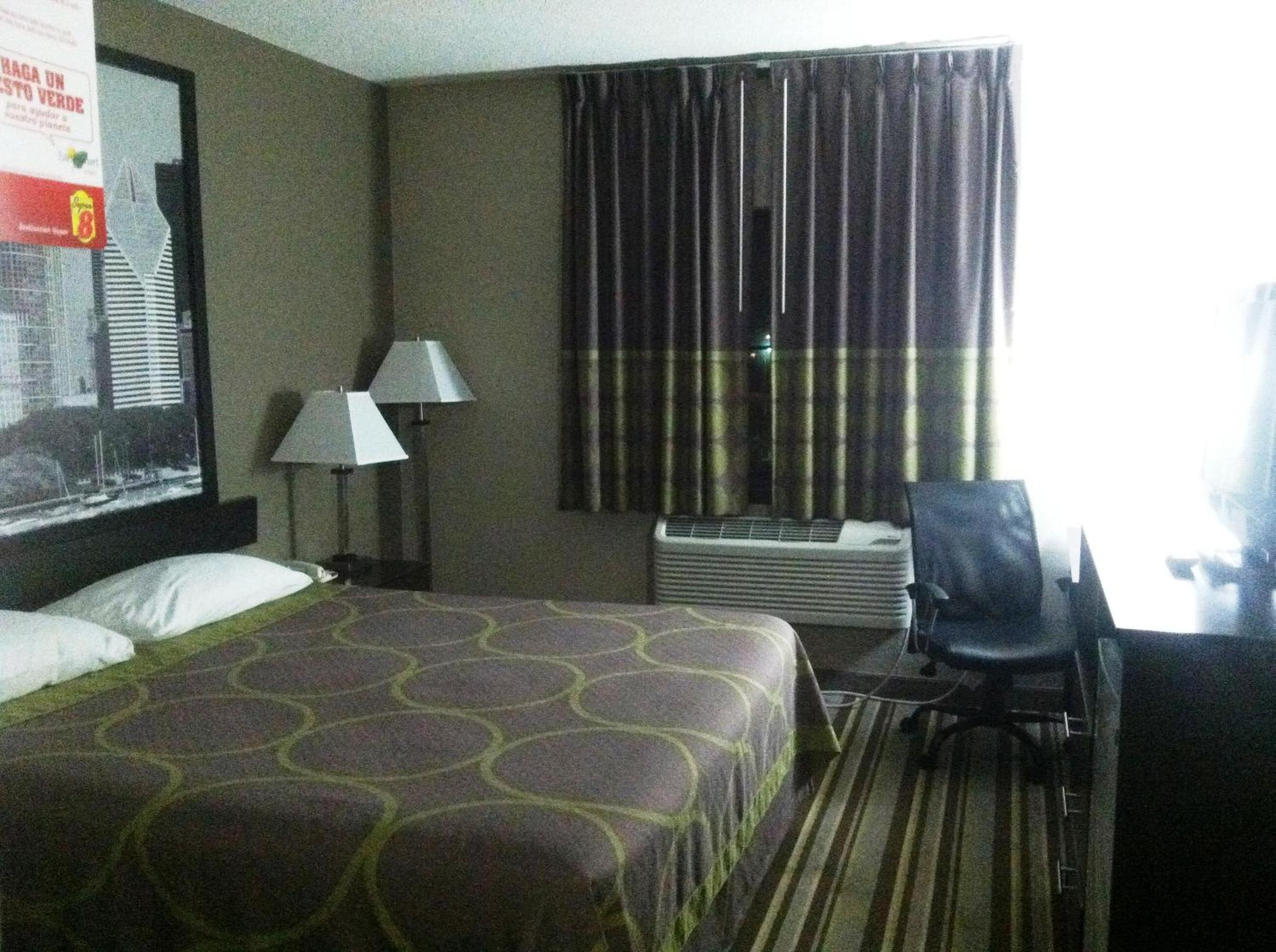 King Room - Non-Smoking - Photo 4