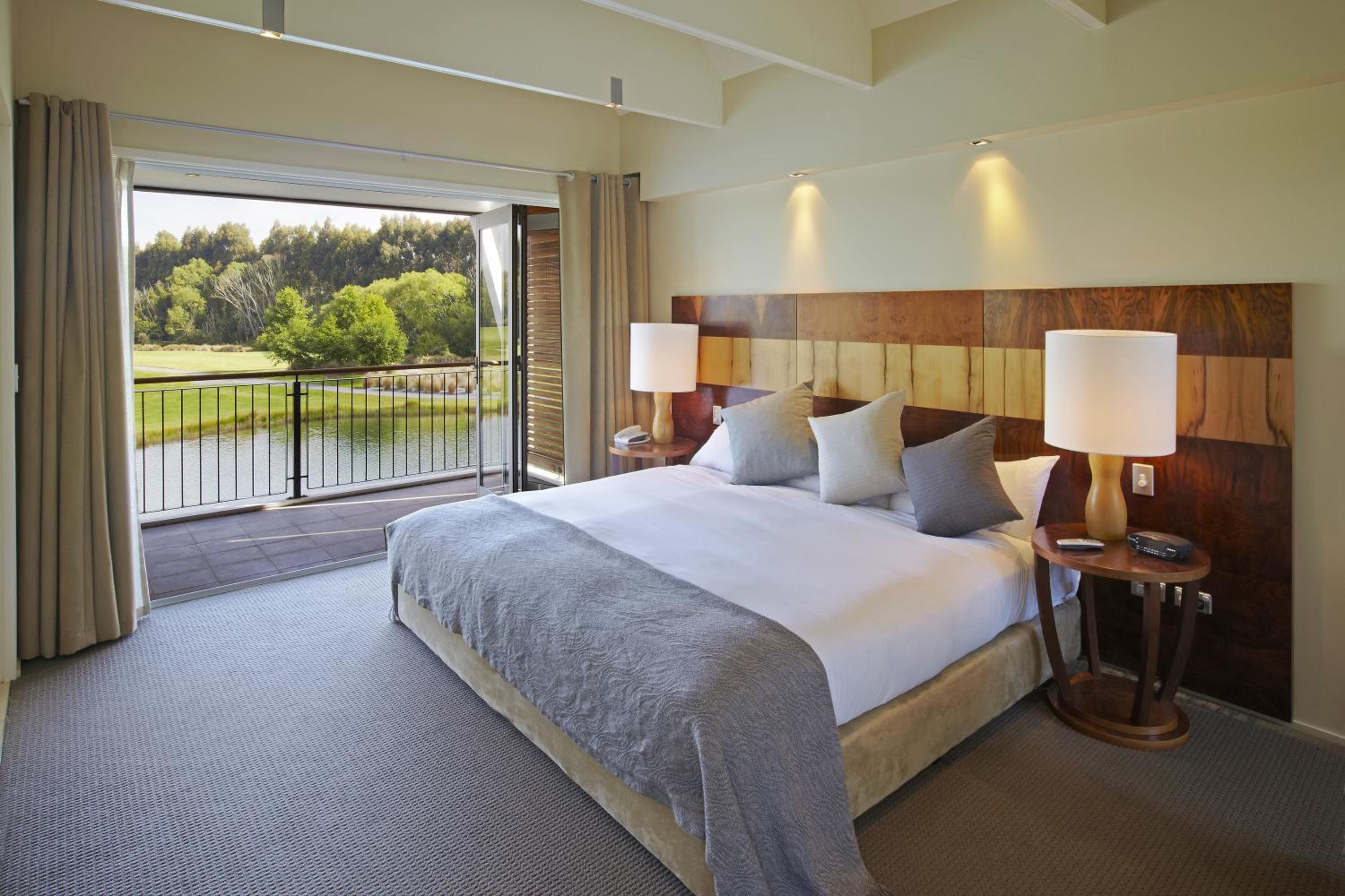 Lakefront Suite